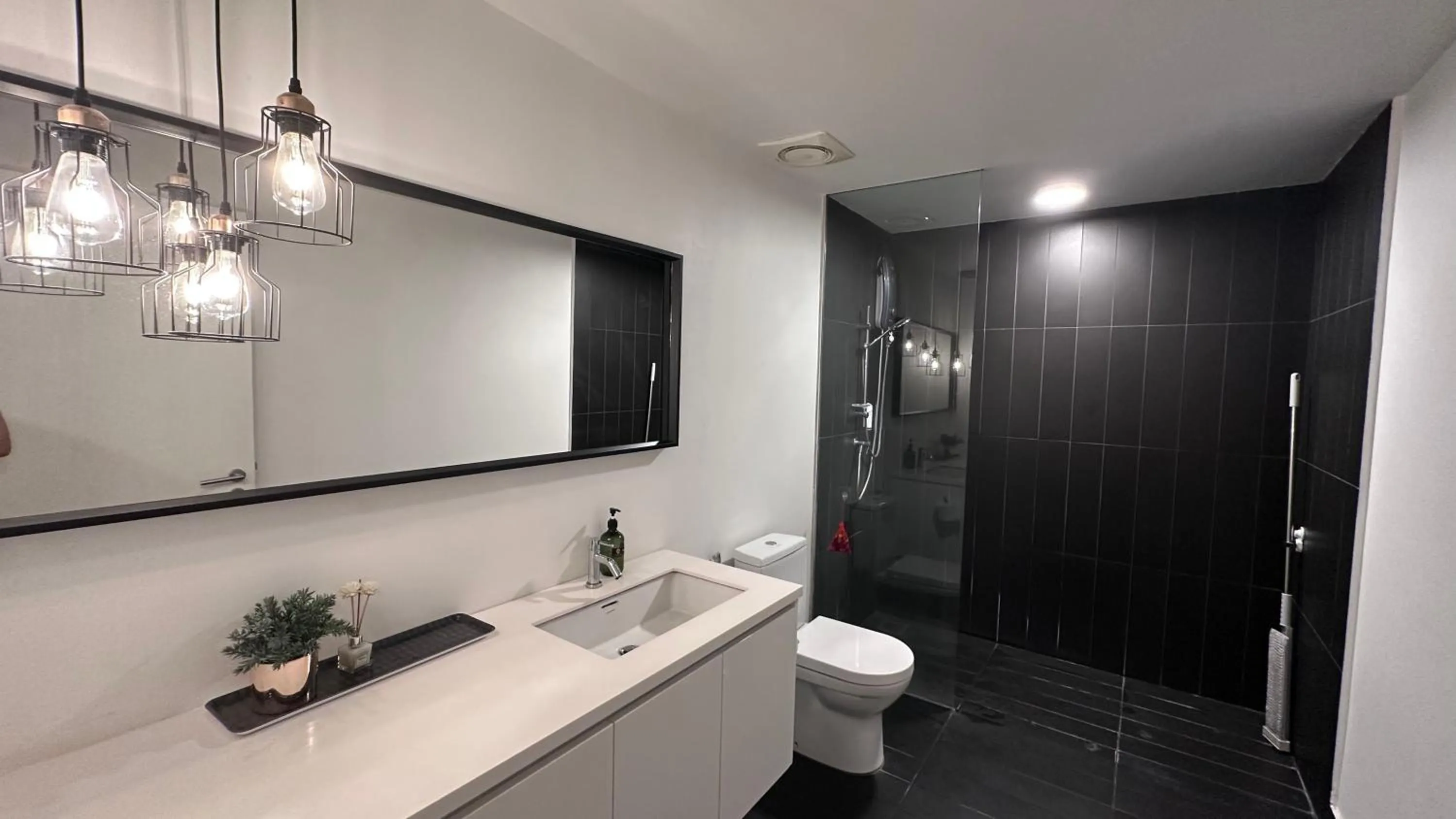 Bathroom in Manatidur@THE HUB SS2