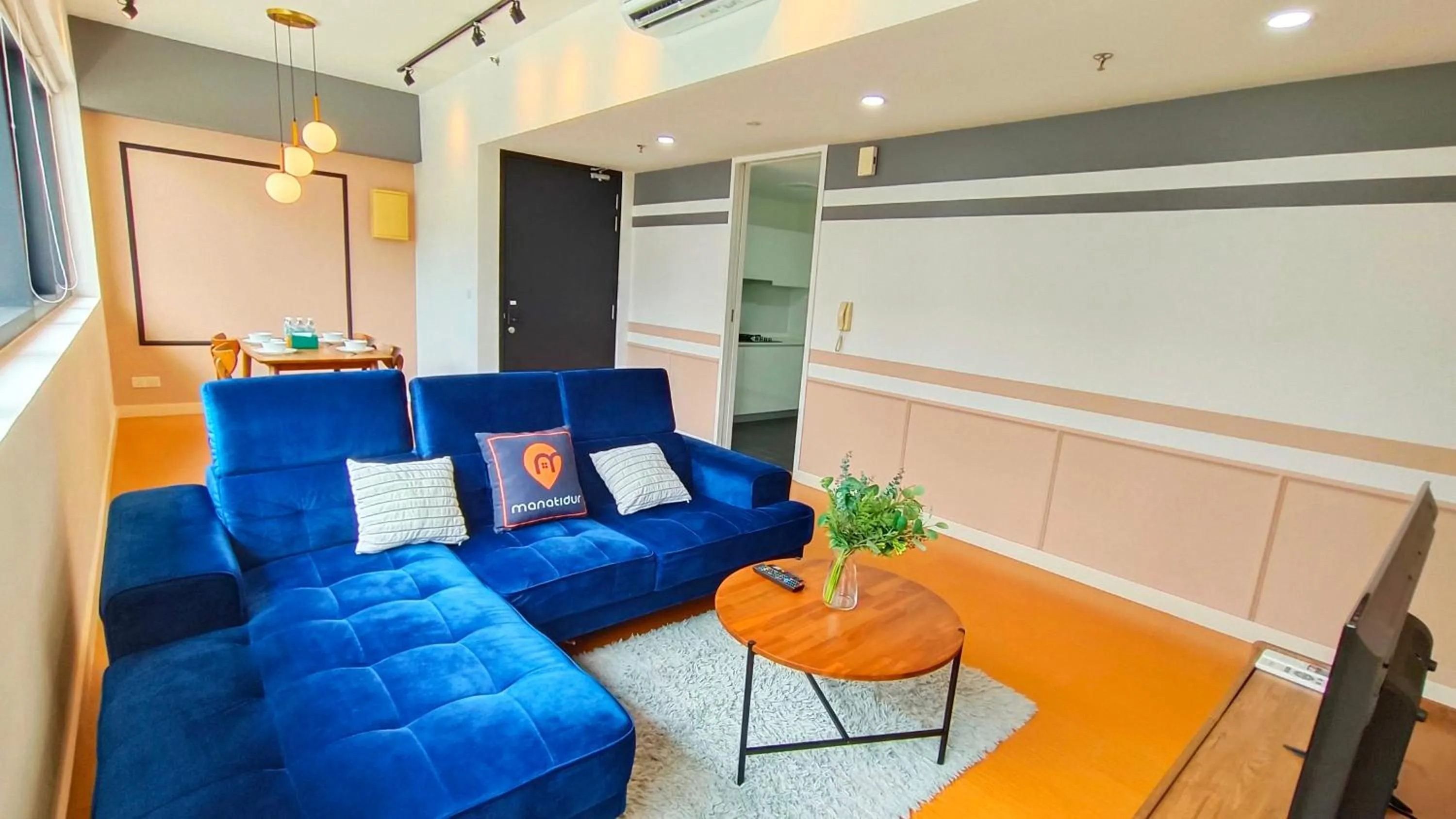 TV and multimedia in Manatidur@THE HUB SS2