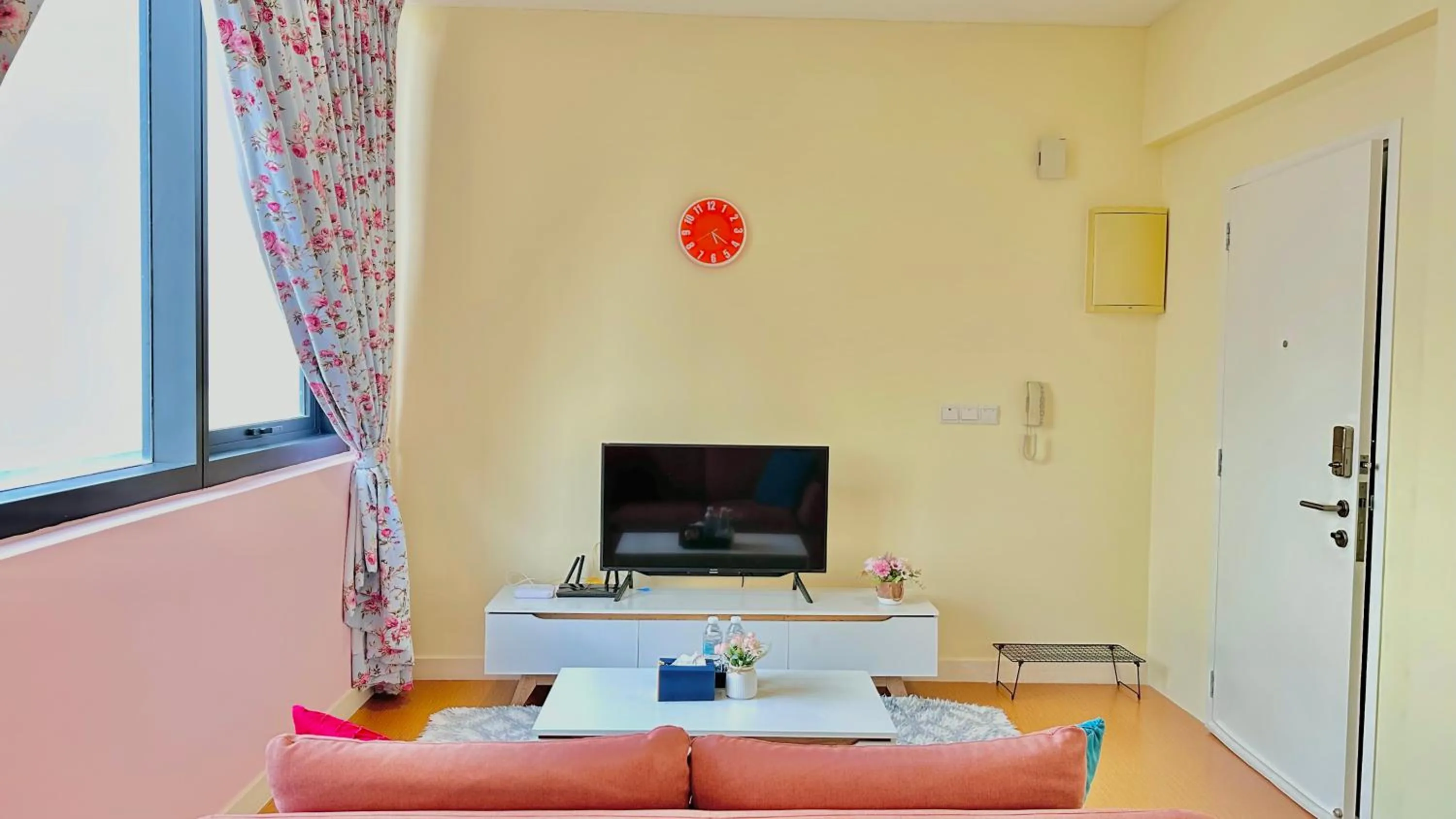 Seating area in Manatidur@THE HUB SS2