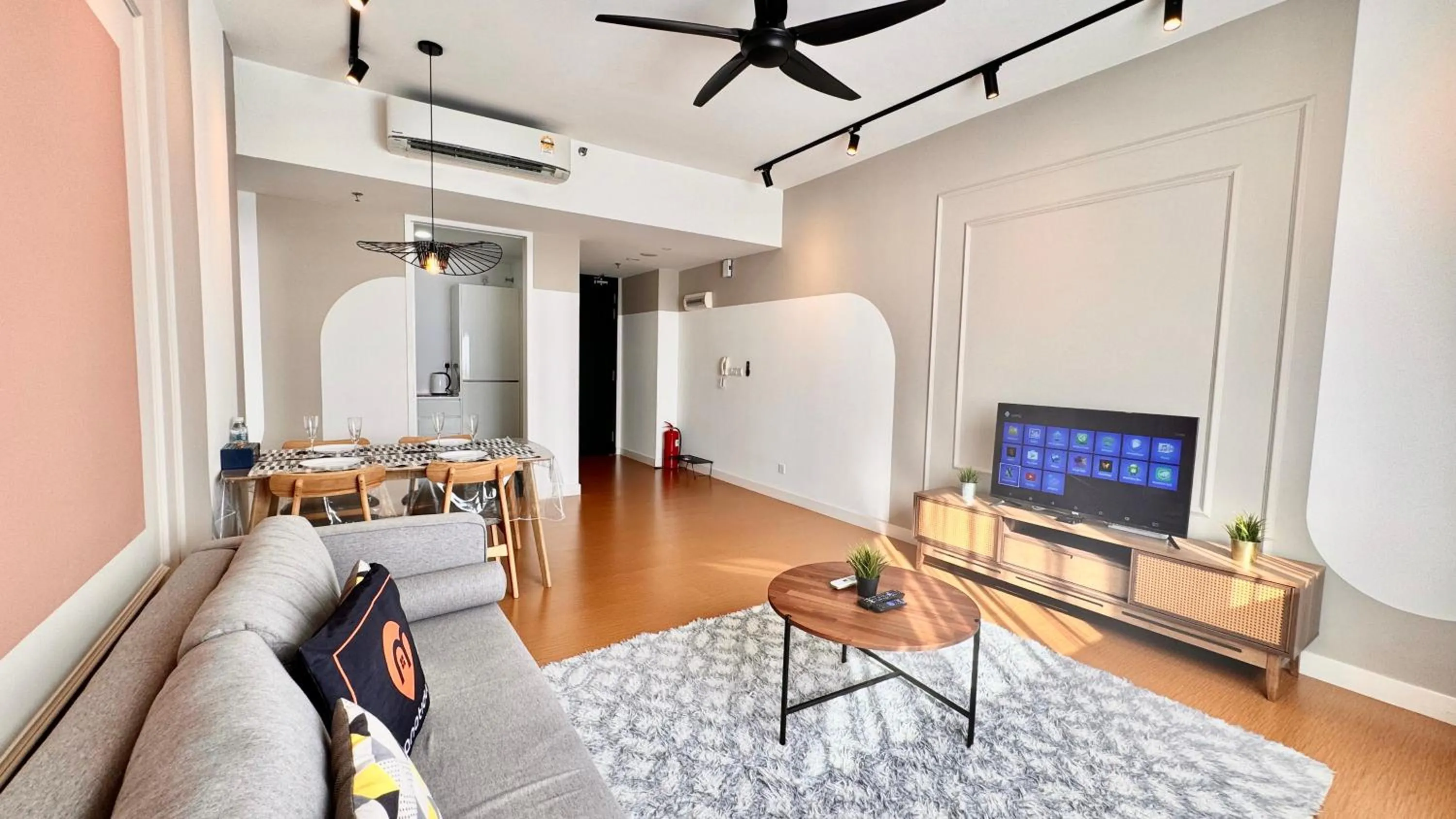 Dining area in Manatidur@THE HUB SS2