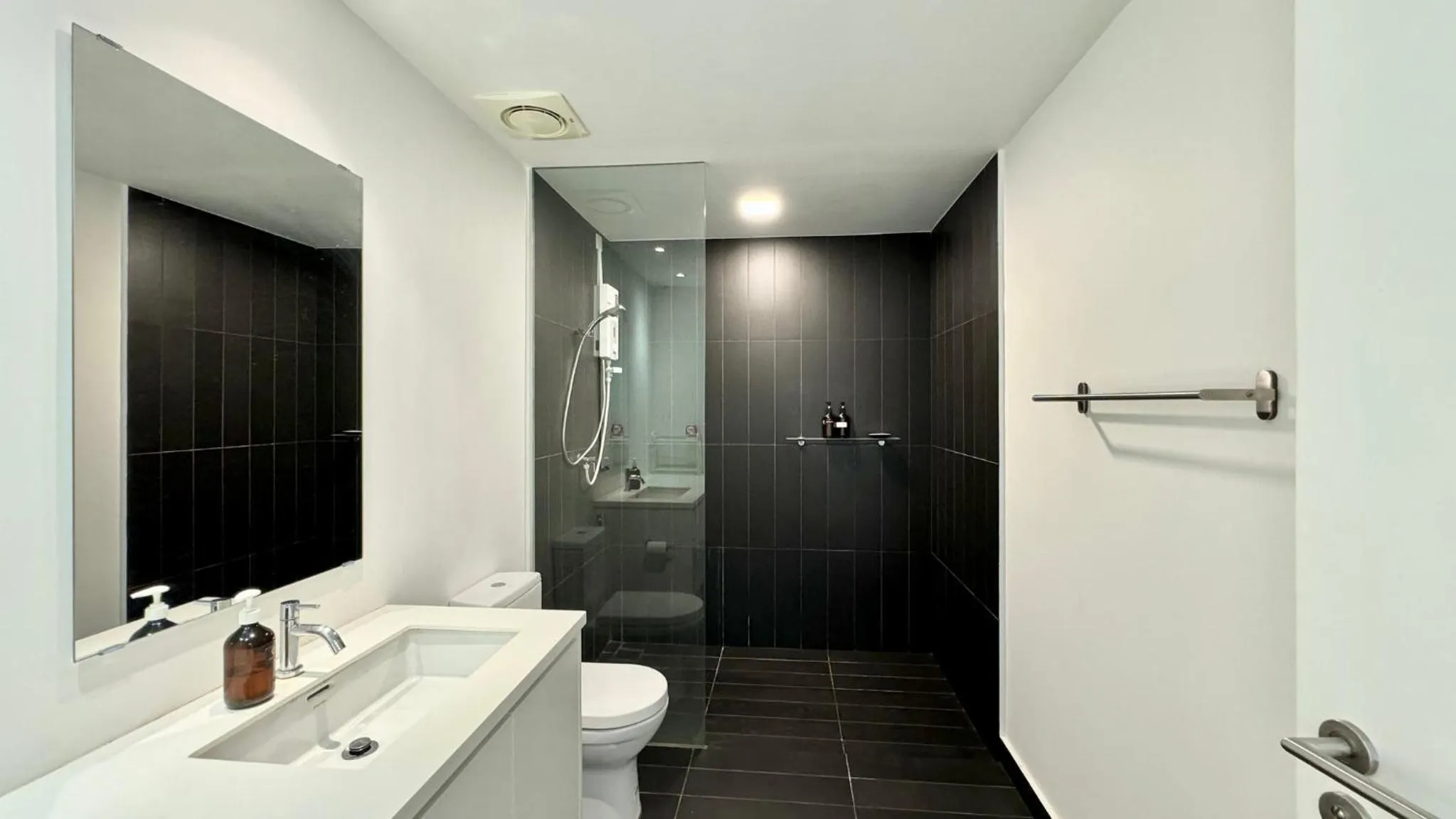 Bathroom in Manatidur@THE HUB SS2