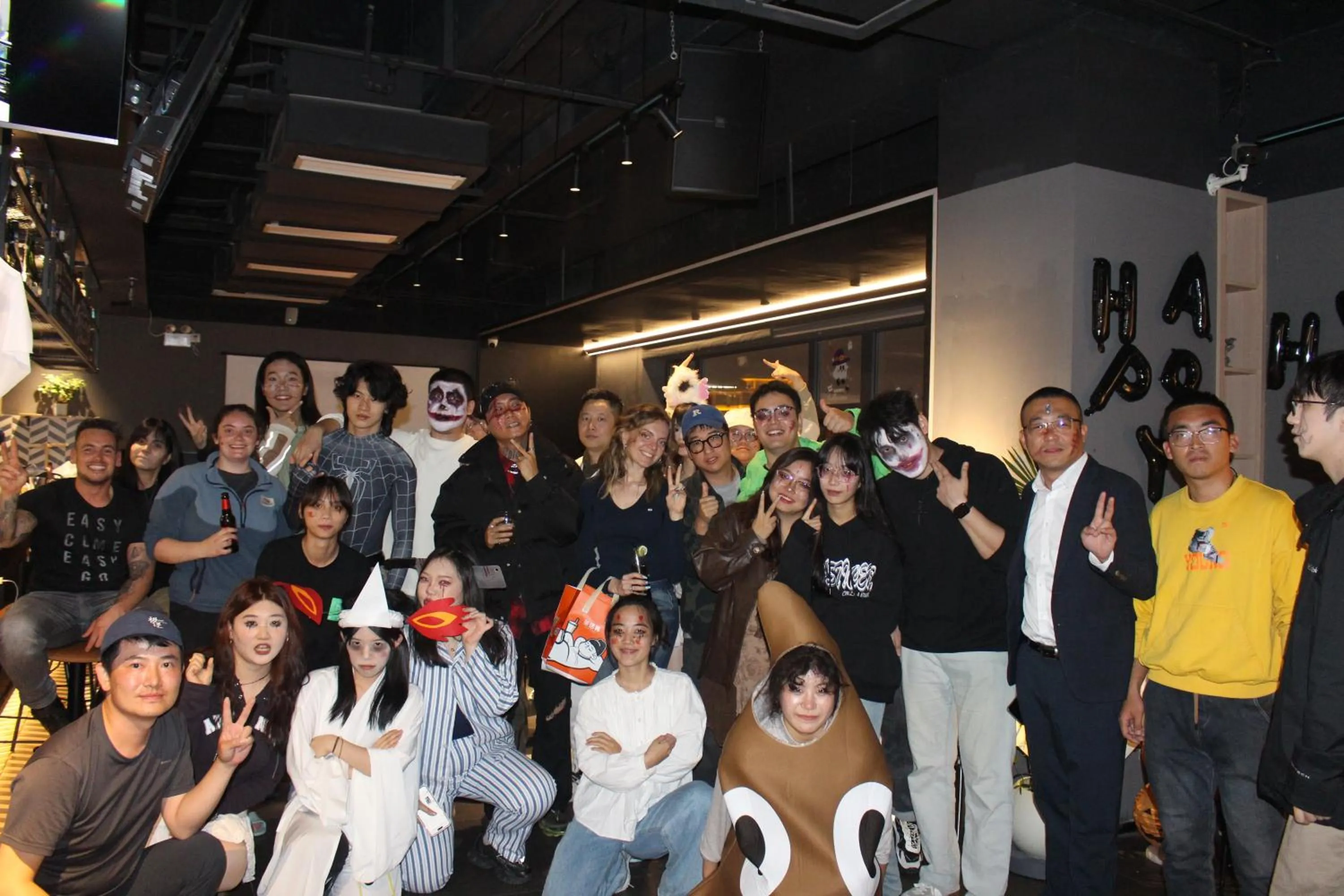 People in Xi'an Desti Youth Park Hostel Bell & Drum Tower