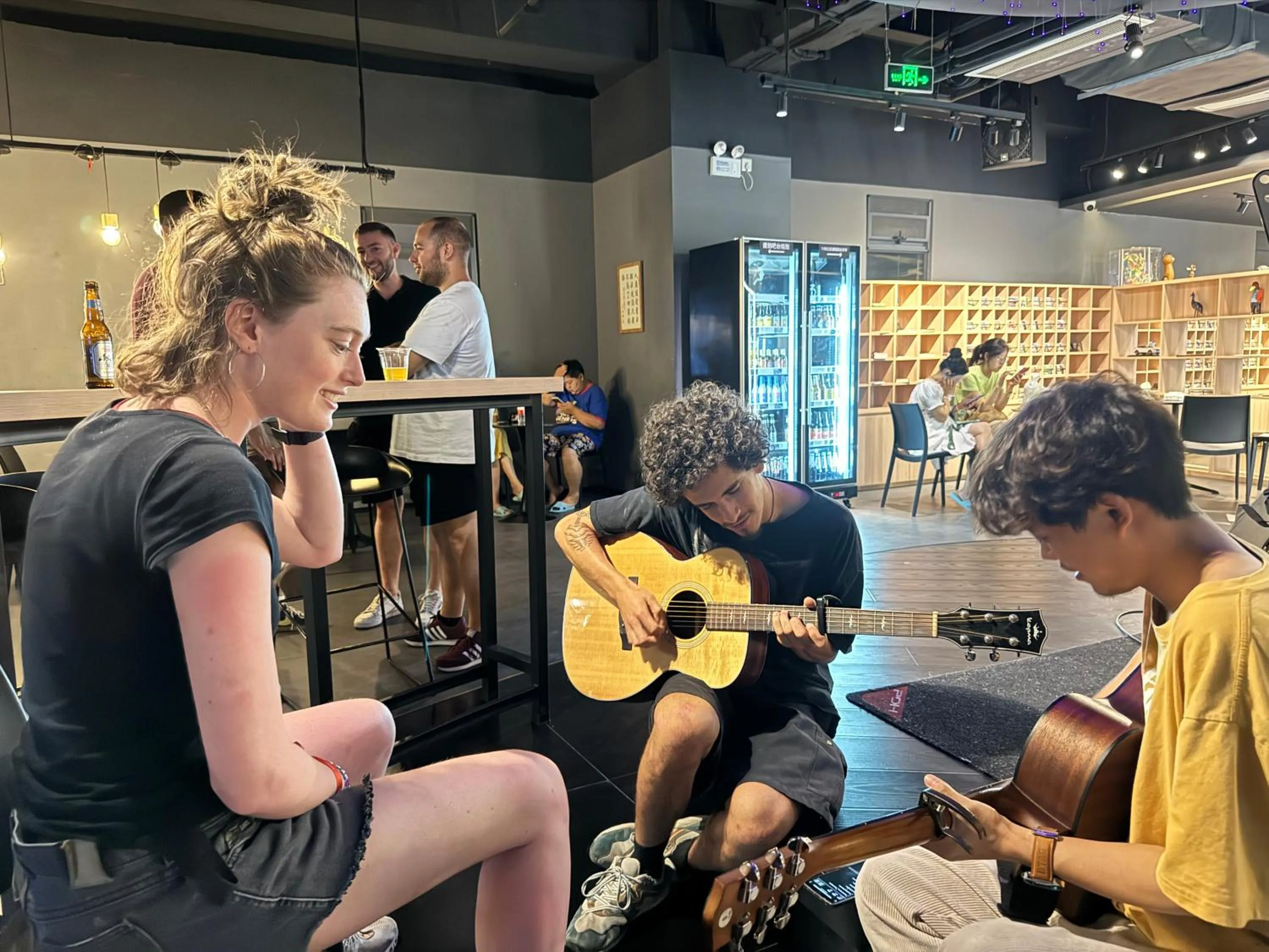 People in Xi'an Desti Youth Park Hostel Bell & Drum Tower