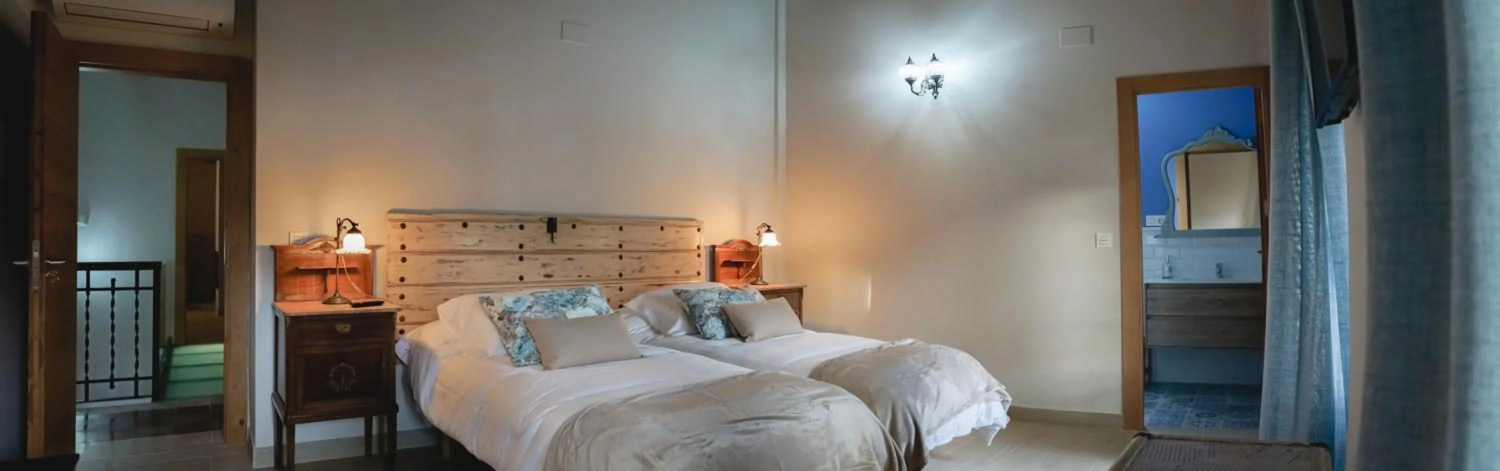 Photo of the whole room, Bed in Casa Rural Villa San Juan