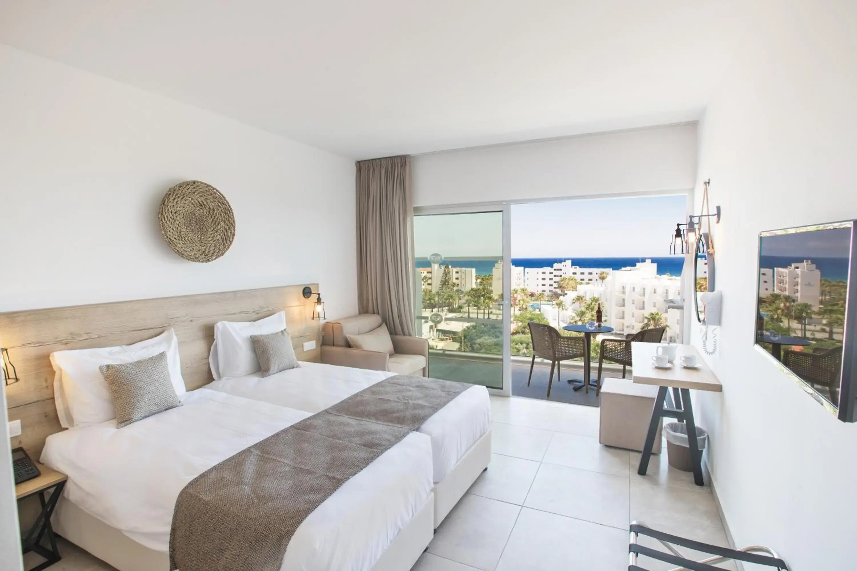 Bed in Bohemian Gardens Hotel Bed in Bohemian Gardens Hotel