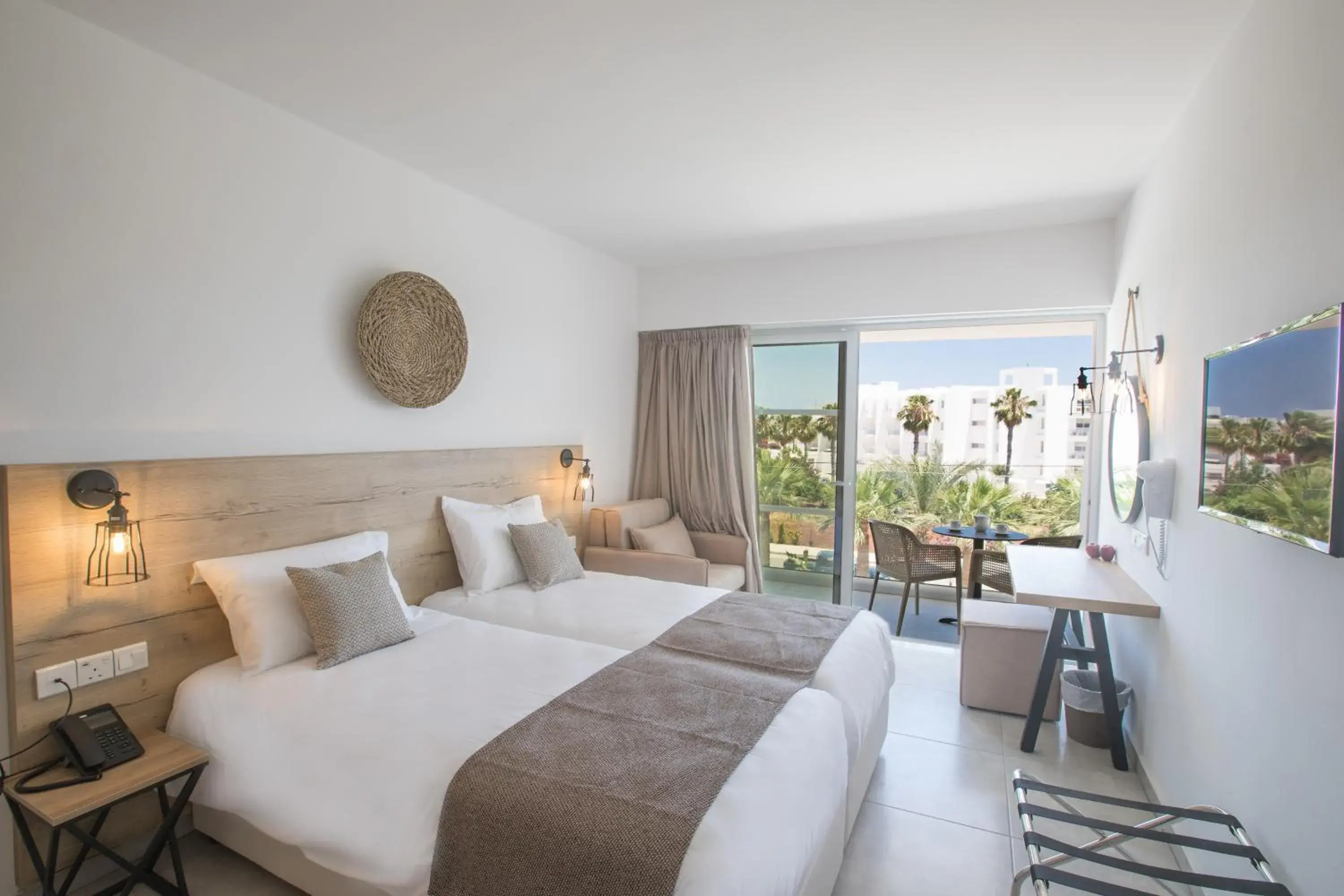 Bed in Bohemian Gardens Hotel Bed in Bohemian Gardens Hotel