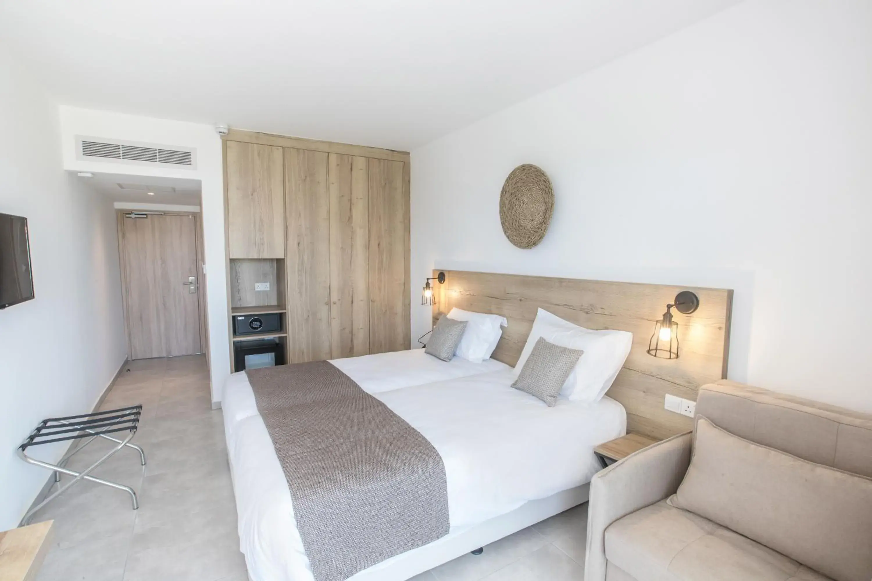 Bed in Bohemian Gardens Hotel Bed in Bohemian Gardens Hotel