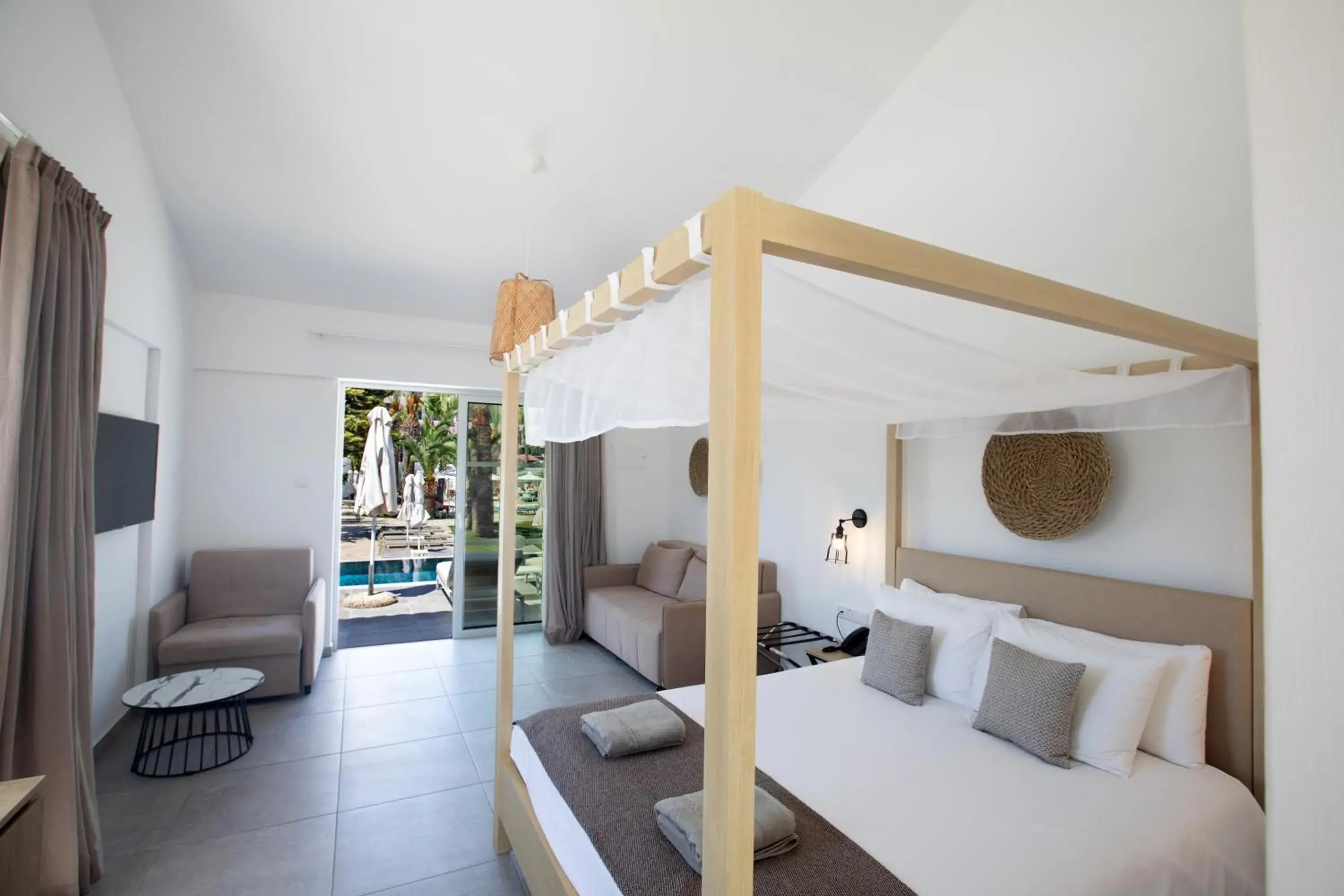 Bed in Bohemian Gardens Hotel Bed in Bohemian Gardens Hotel