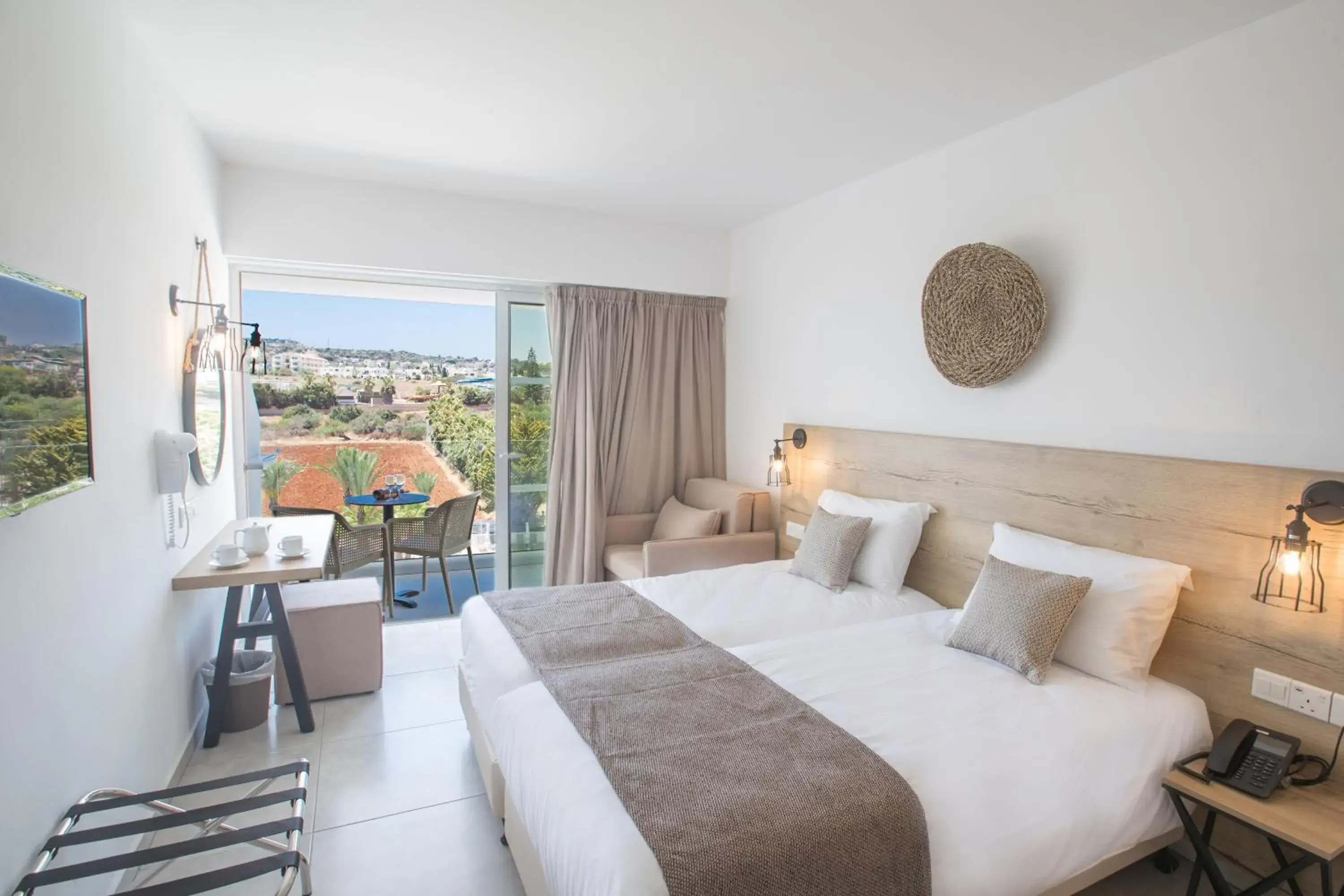 Photo of the whole room, Bed in Bohemian Gardens Hotel Photo of the whole room, Bed in Bohemian Gardens Hotel