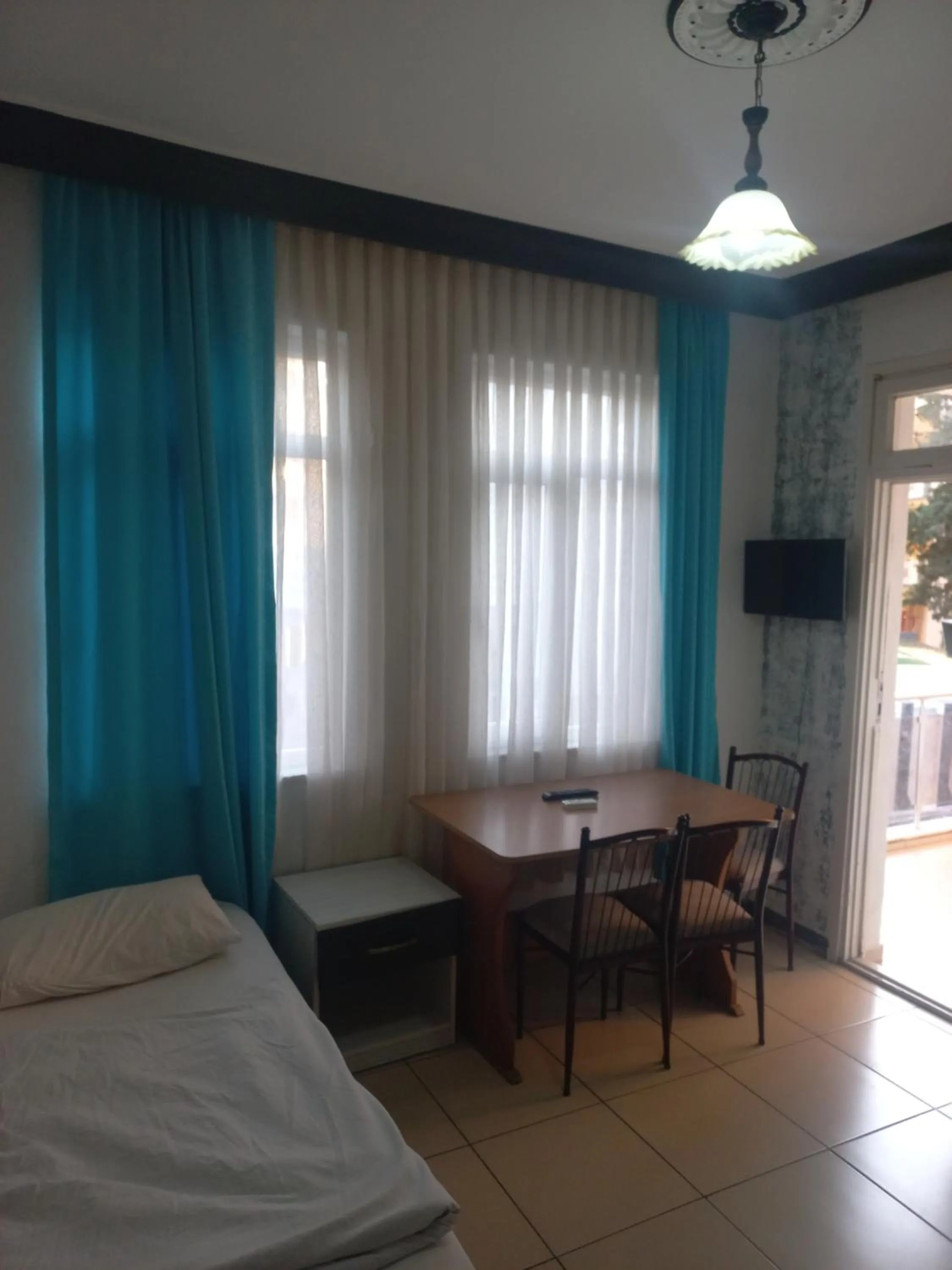 Living room, Bed in Delphin Hotel Side