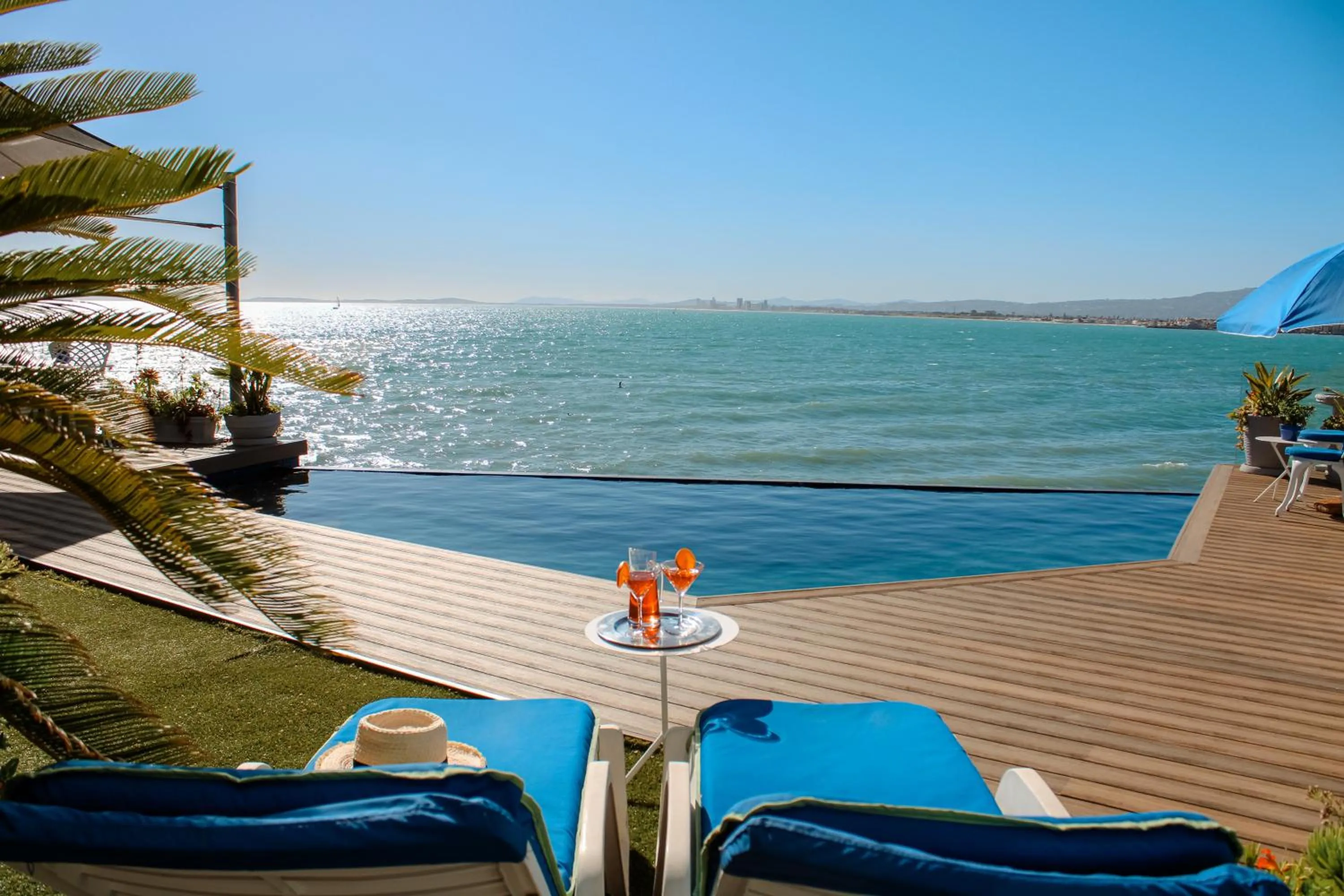 185 on BEACH Boutique Suites
