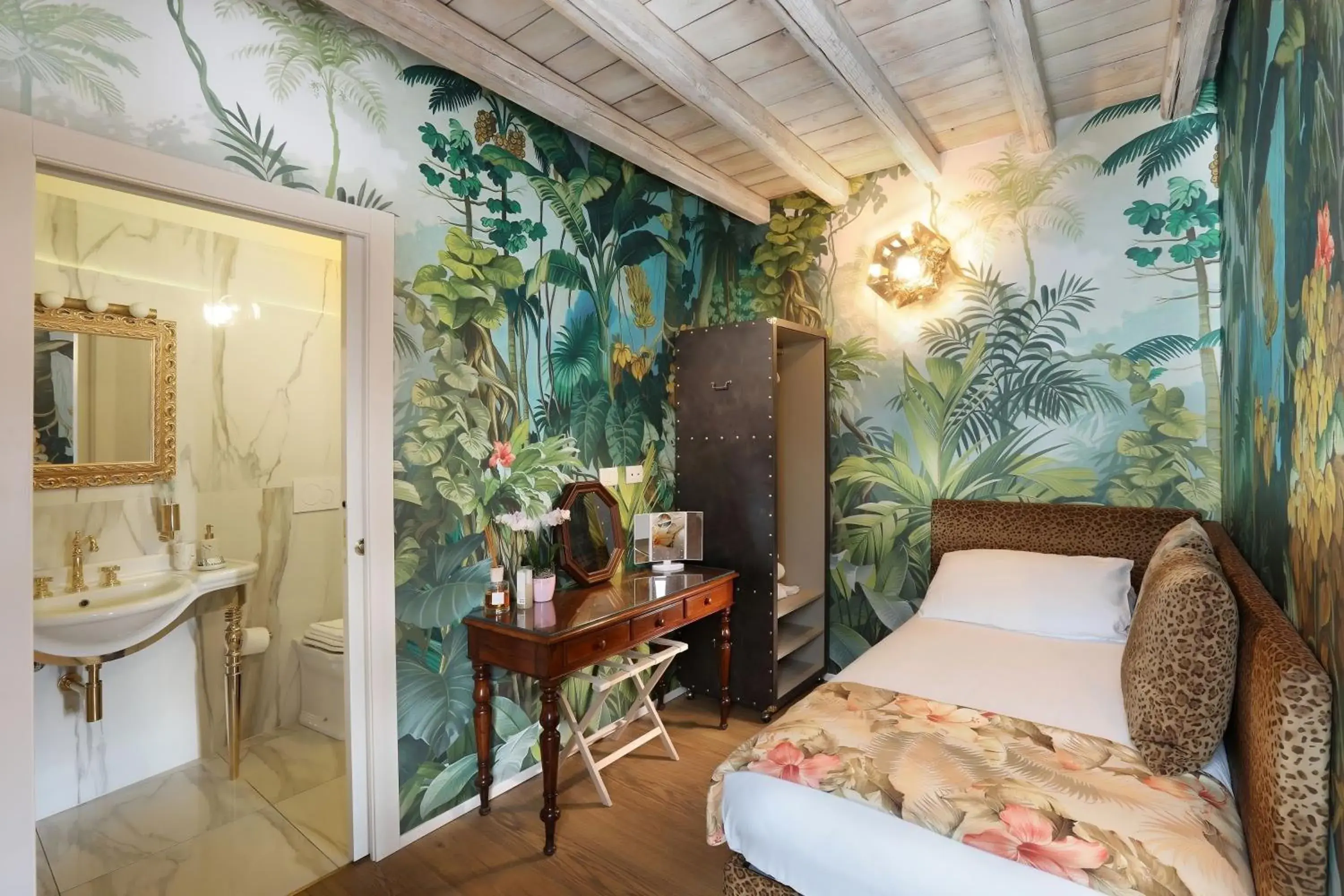 King Room with Lake View in Suites&Atelier Lake Como King Room with Lake View in Suites&Atelier Lake Como