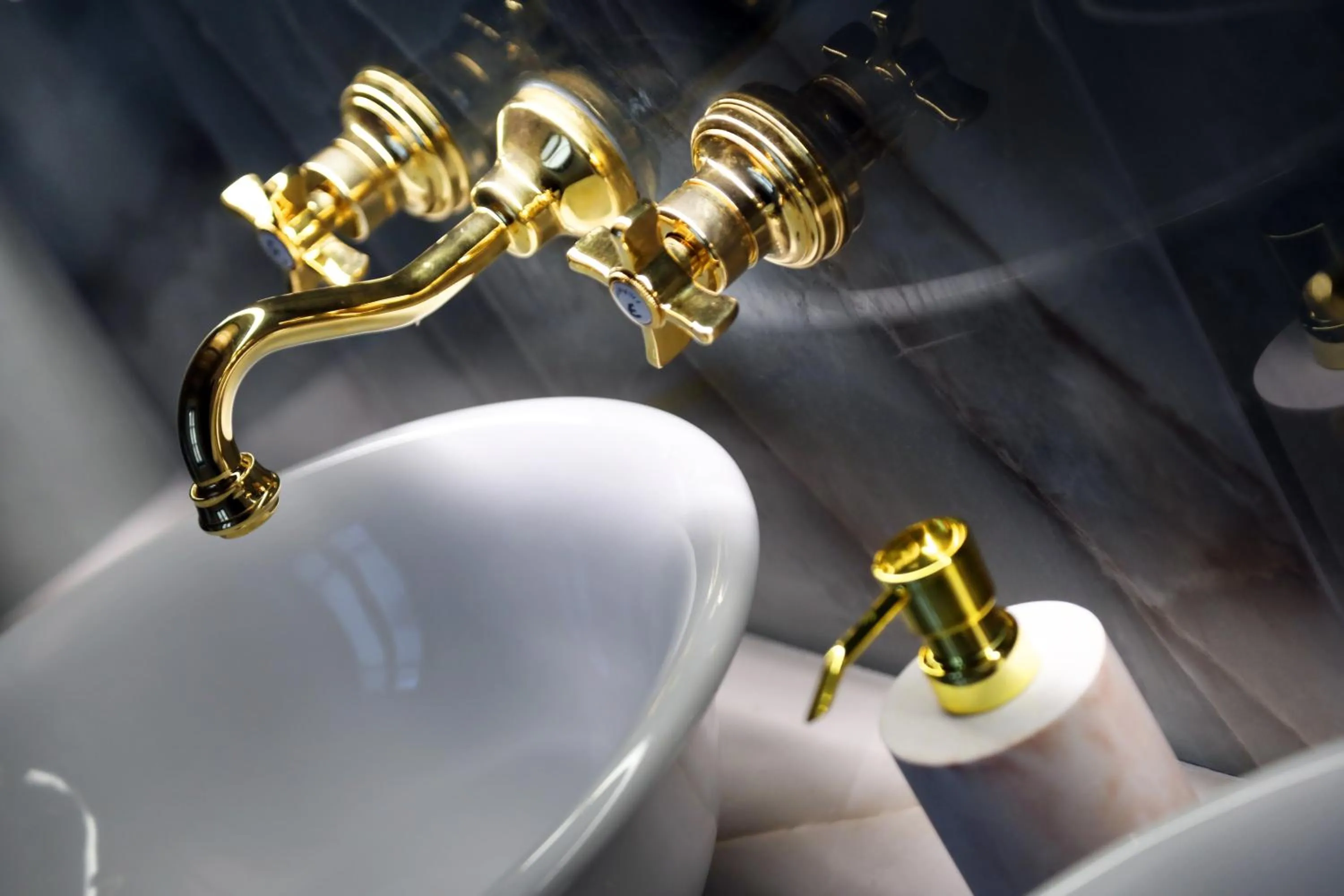 Bathroom in Suites&Atelier Lake Como