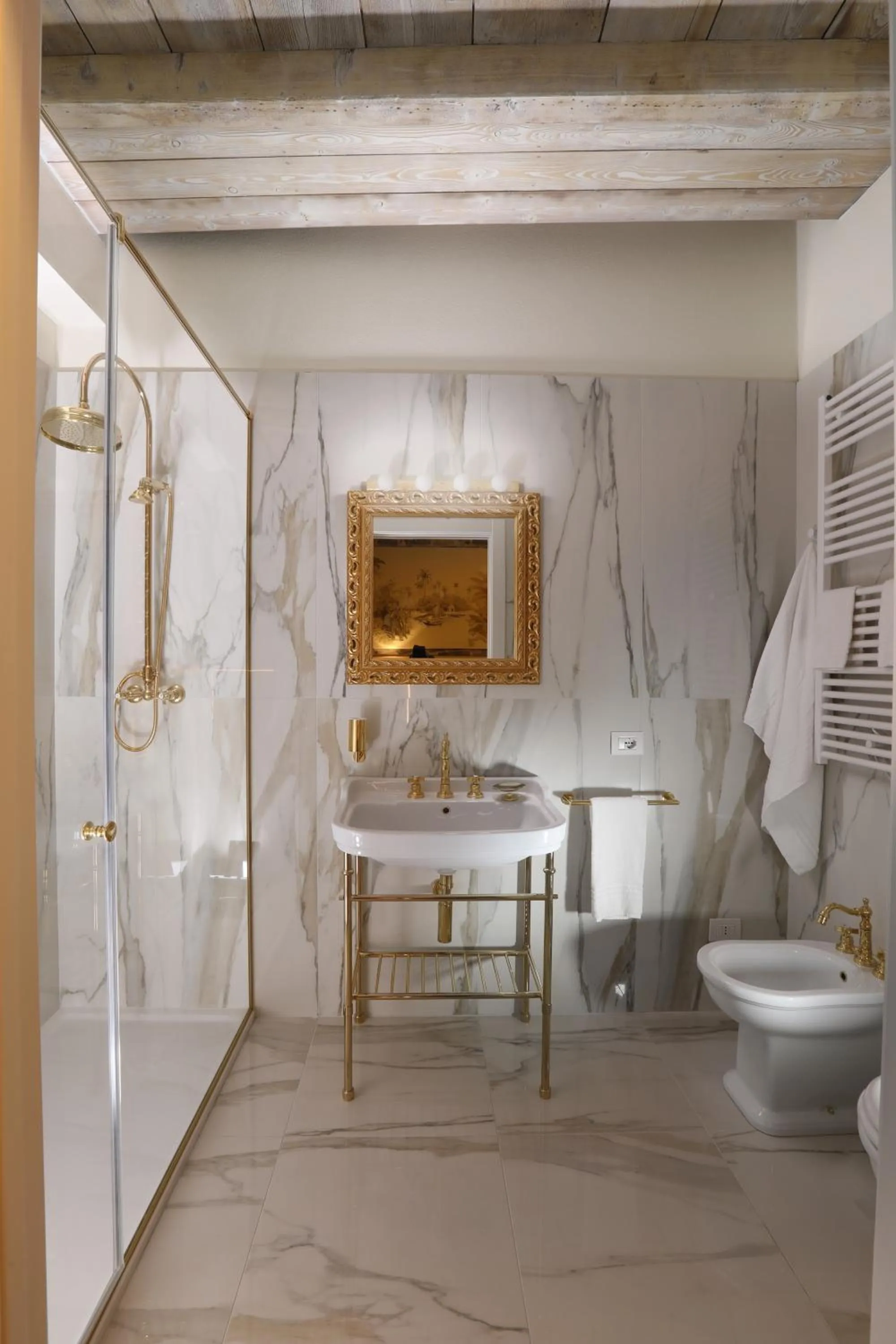 Bathroom in Suites&Atelier Lake Como