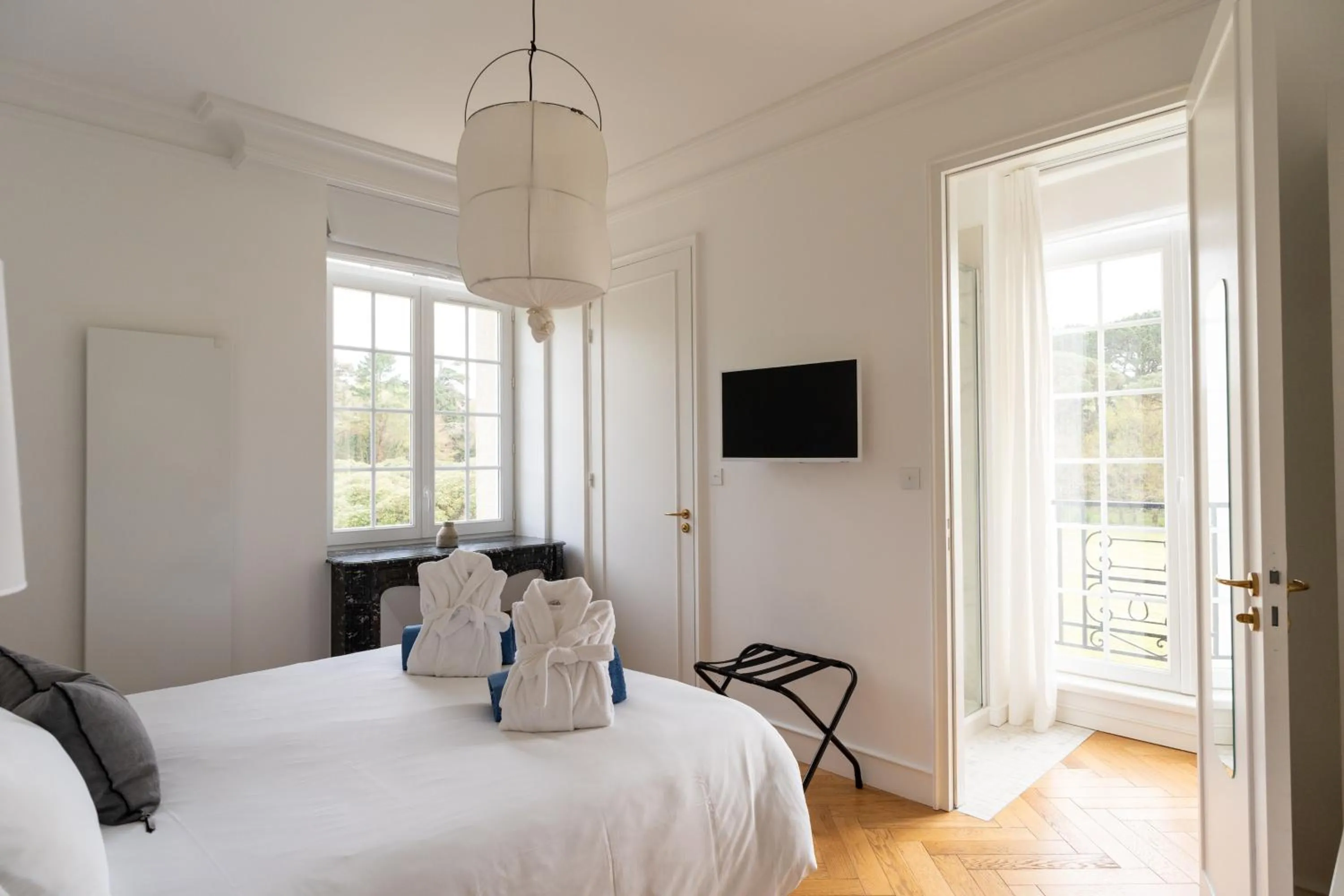 Photo of the whole room, Bed in Les Garennes - Hôtel Spa Bénodet
