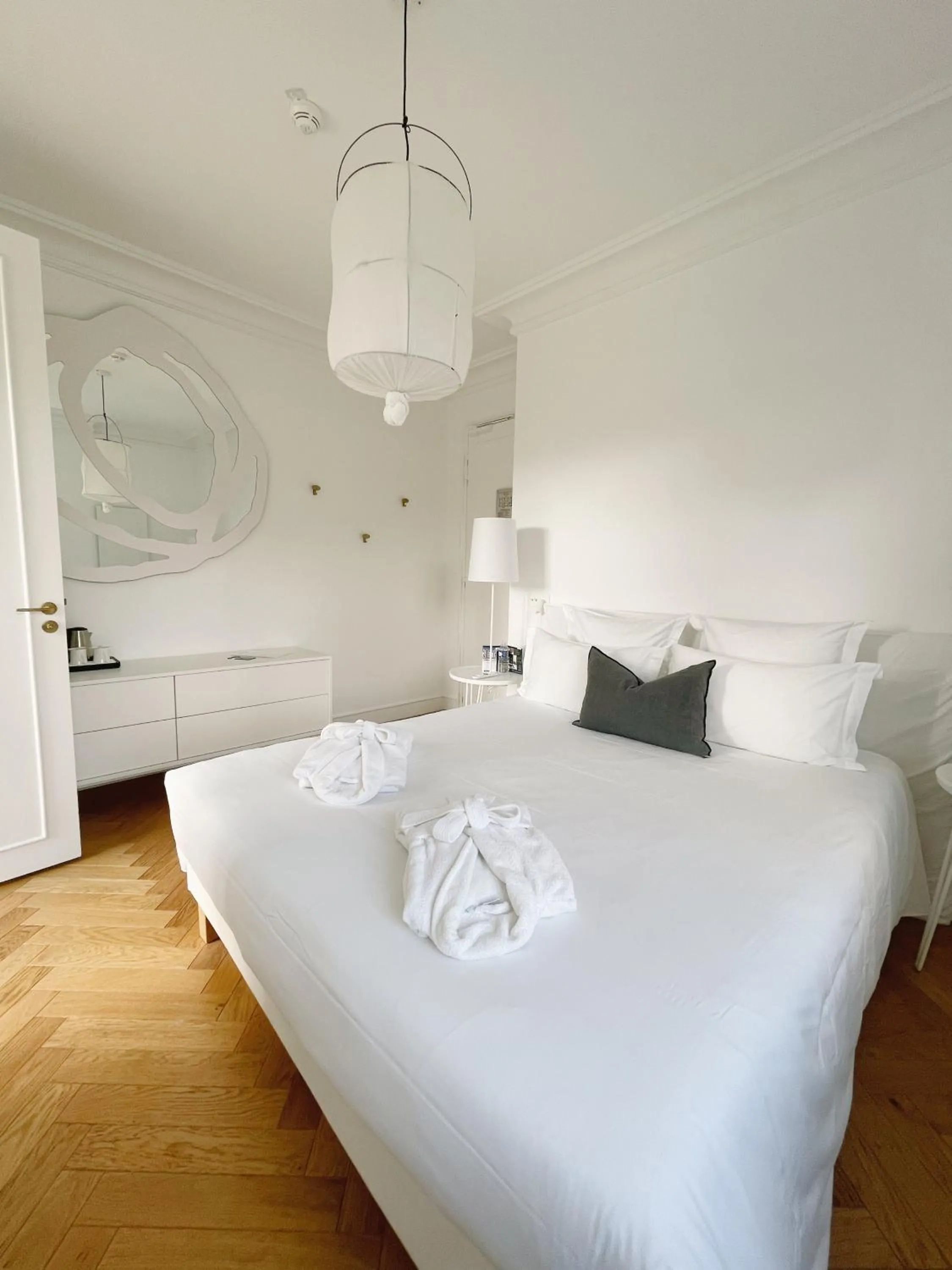 Photo of the whole room, Bed in Les Garennes - Hôtel Spa Bénodet
