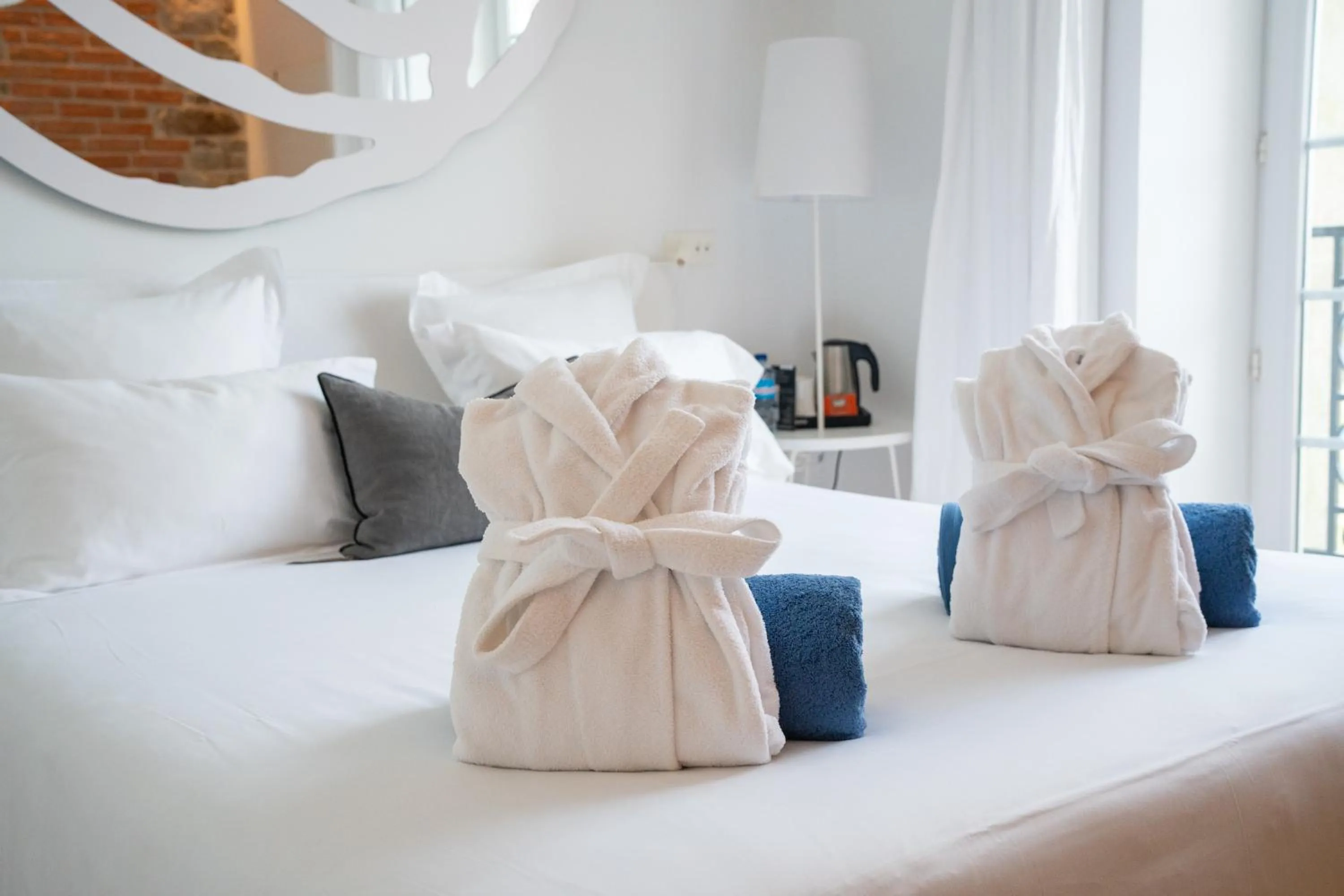 Photo of the whole room, Bed in Les Garennes - Hôtel Spa Bénodet