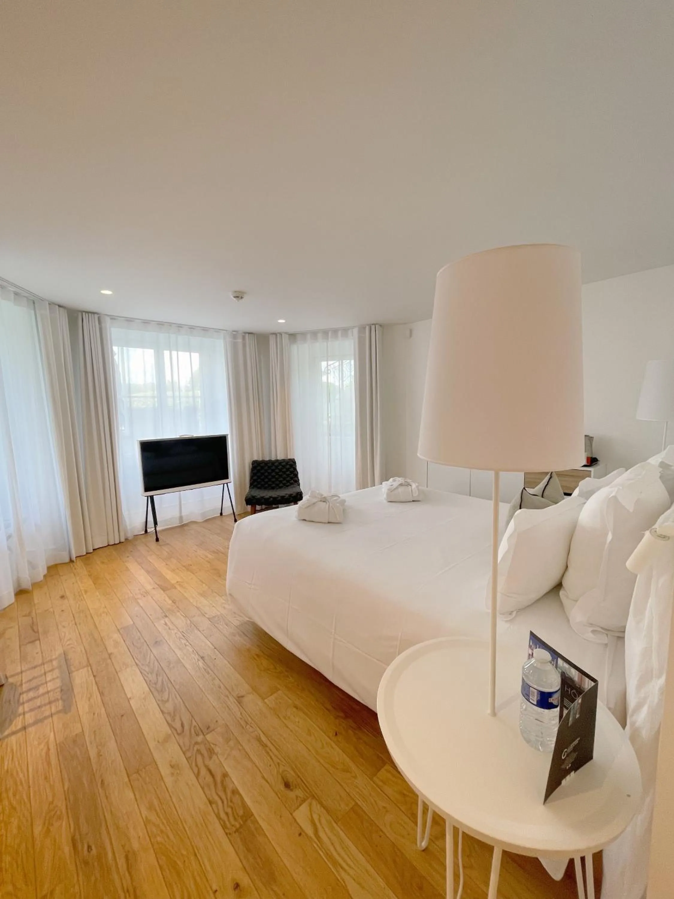 Photo of the whole room, Bed in Les Garennes - Hôtel Spa Bénodet