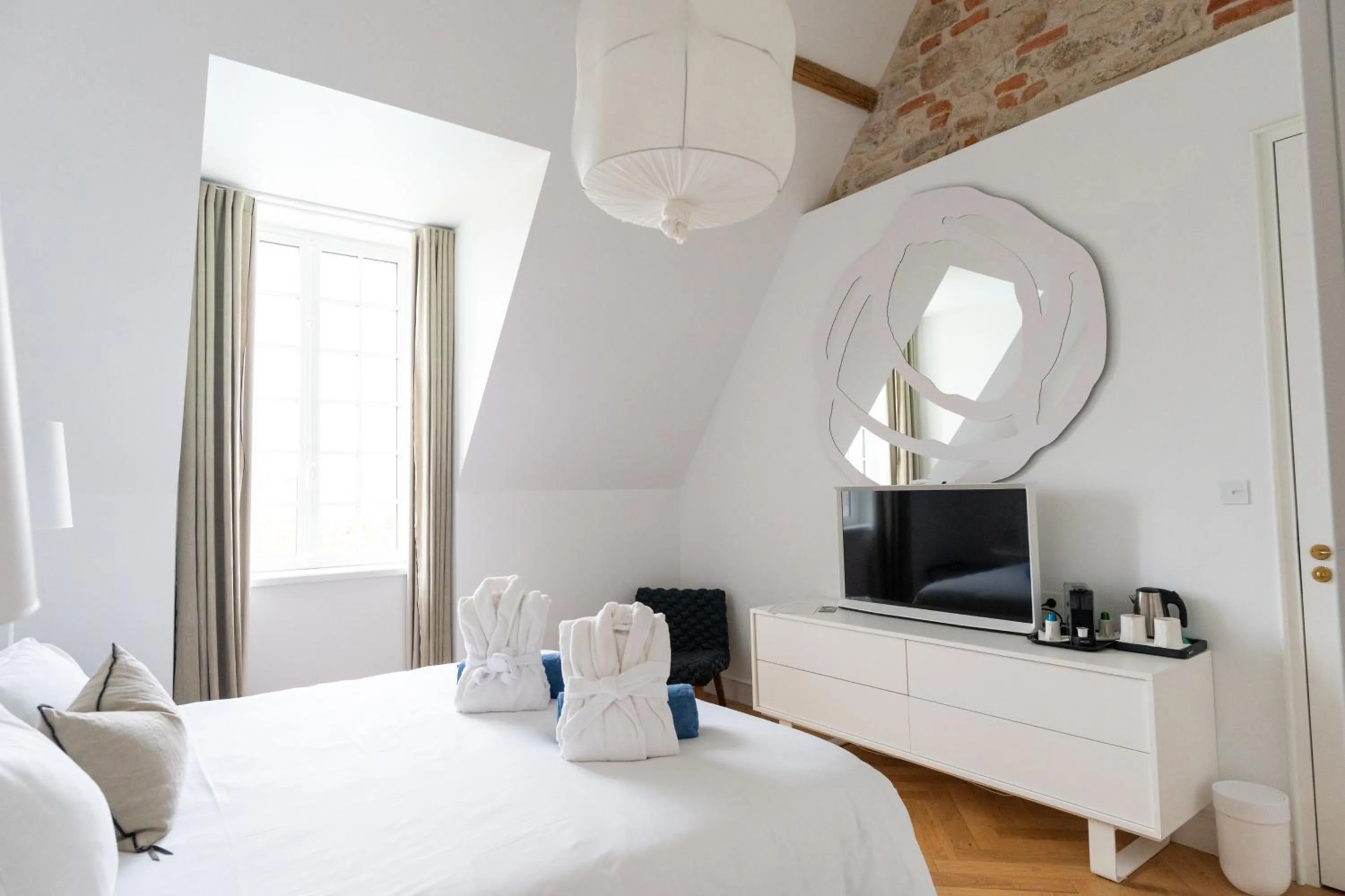 Photo of the whole room, Bed in Les Garennes - Hôtel Spa Bénodet