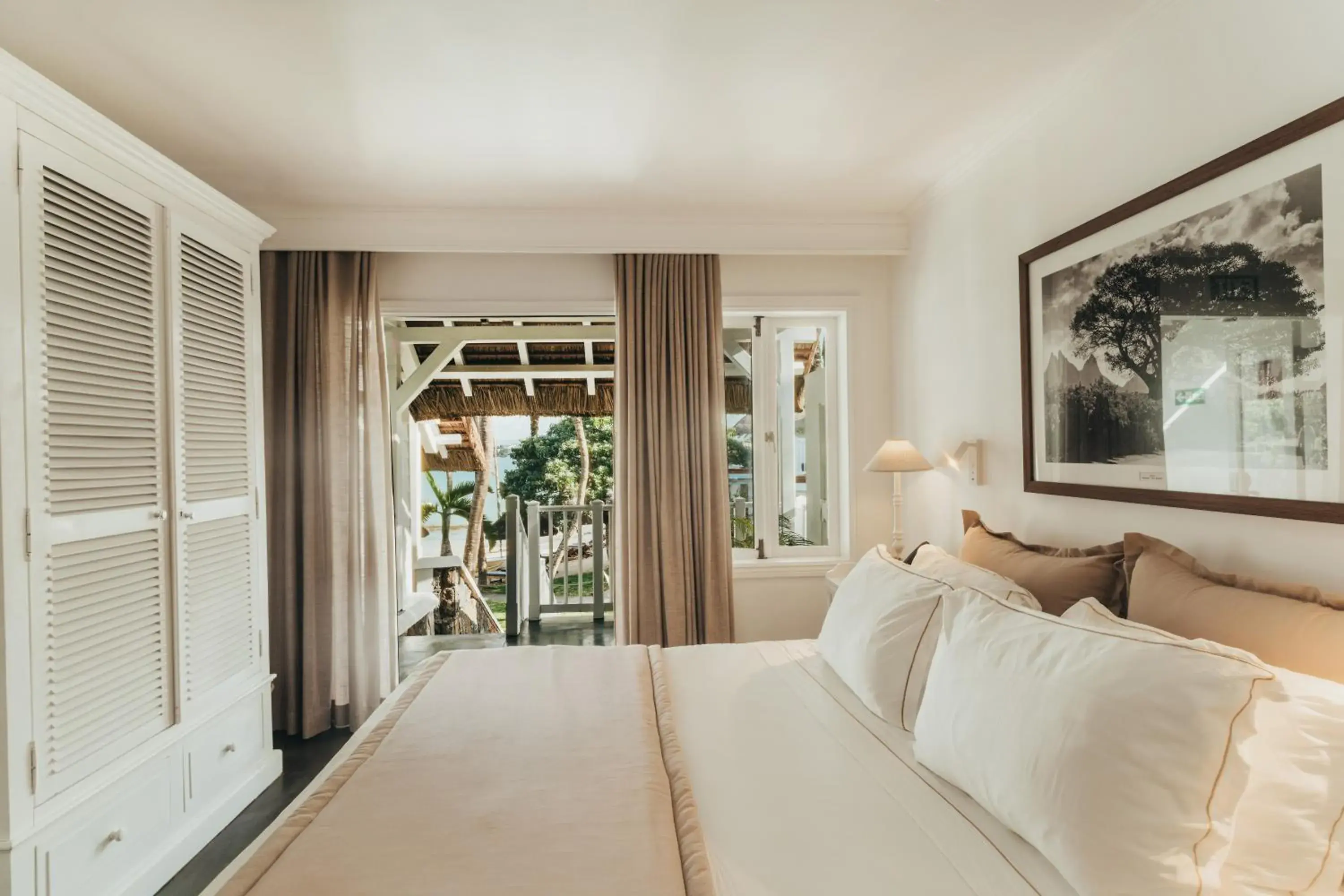 Bedroom, Bed in La Maison 20 Degrés Sud - Relais & Châteaux Bedroom, Bed in La Maison 20 Degrés Sud - Relais & Châteaux