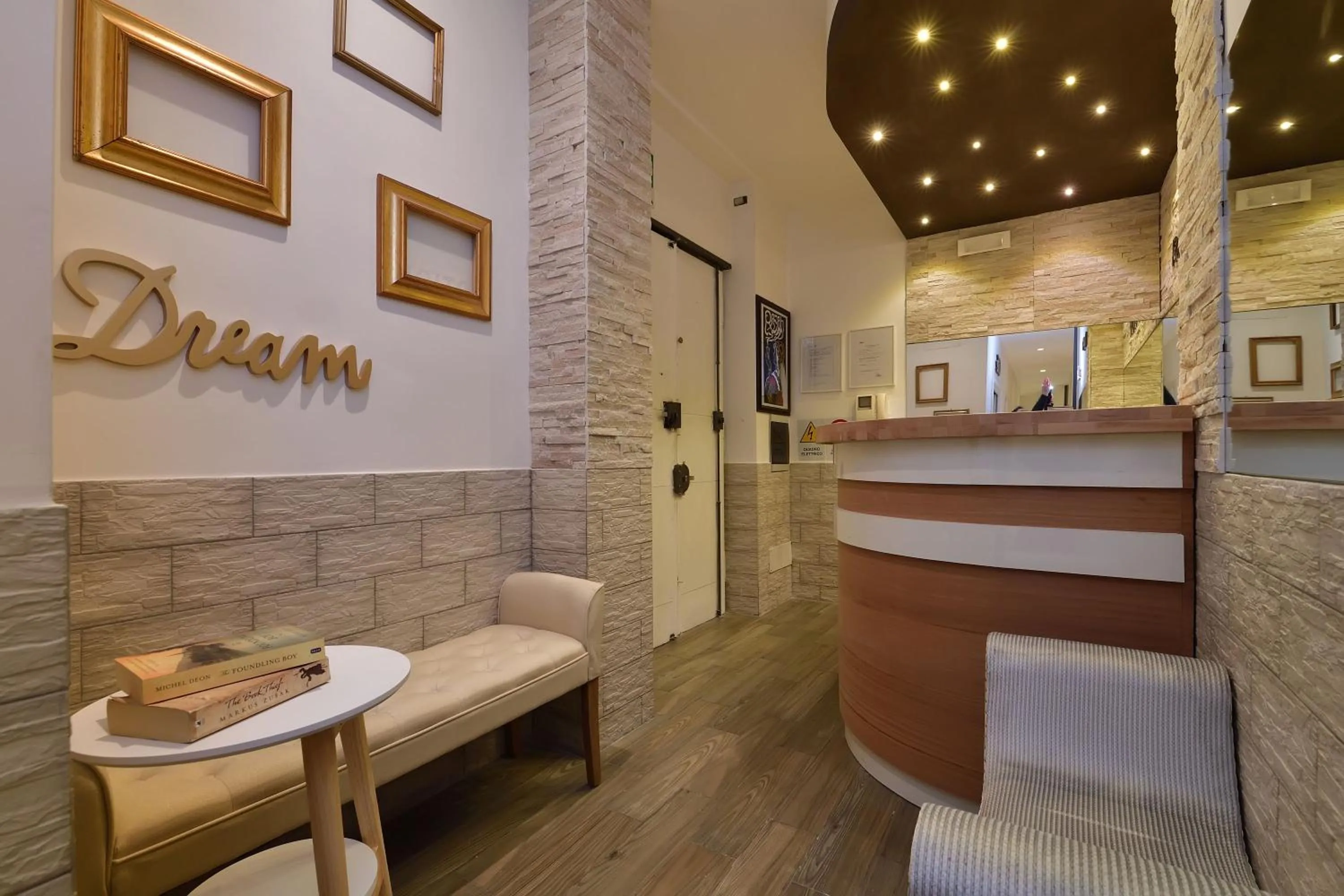 Lobby or reception in Rome Vatican Inn