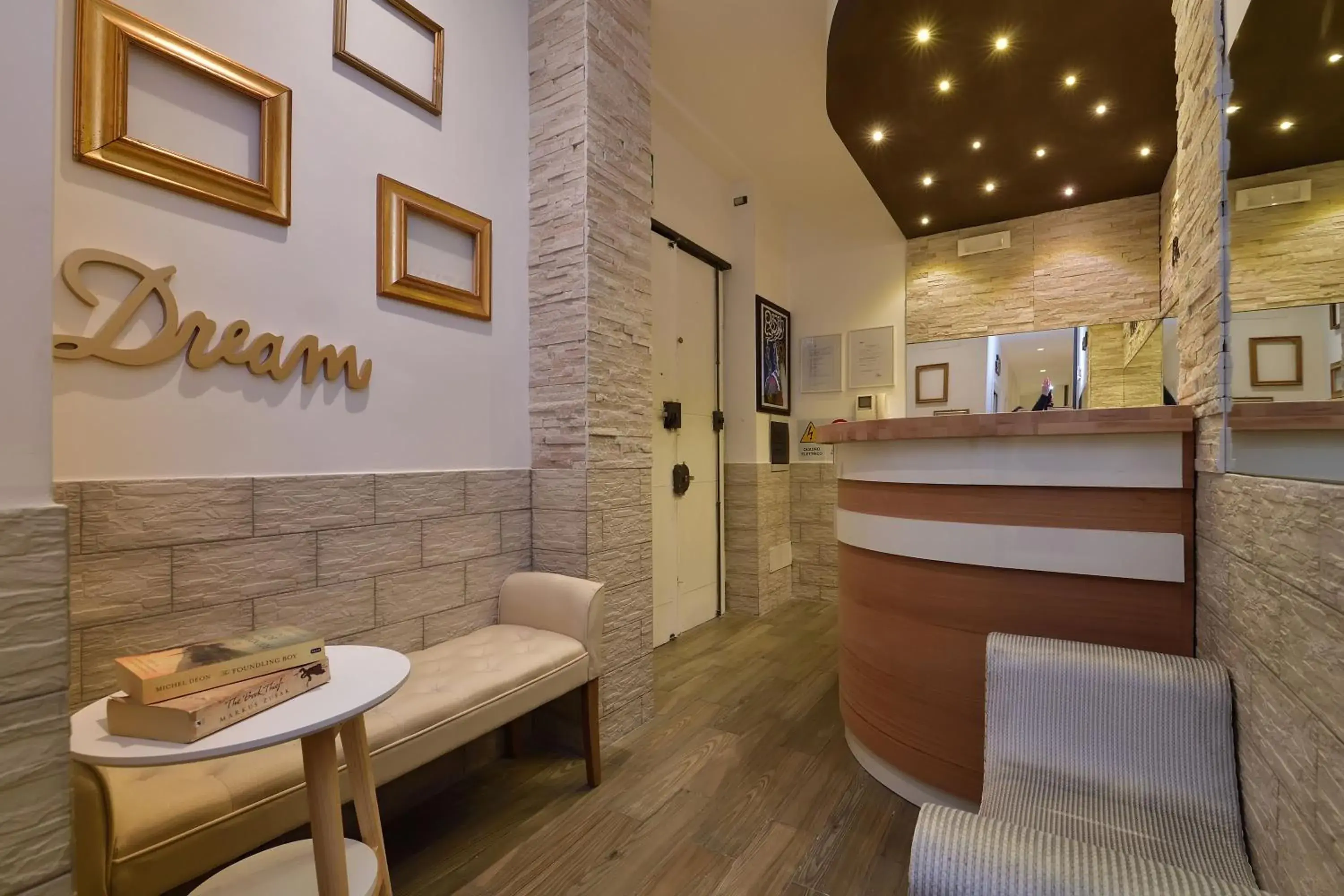 Lobby or reception in Rome Vatican Inn Lobby or reception in Rome Vatican Inn