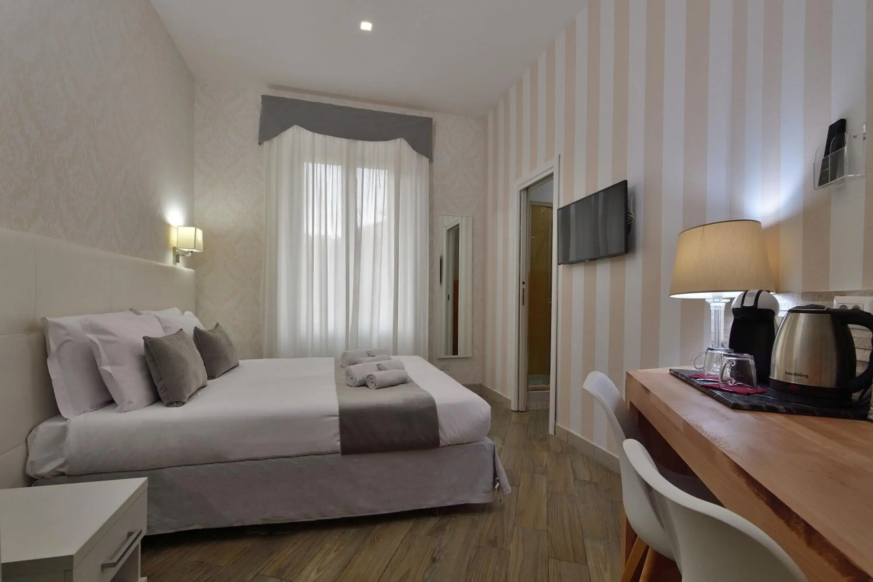 Bed in Rome Vatican Inn Bed in Rome Vatican Inn