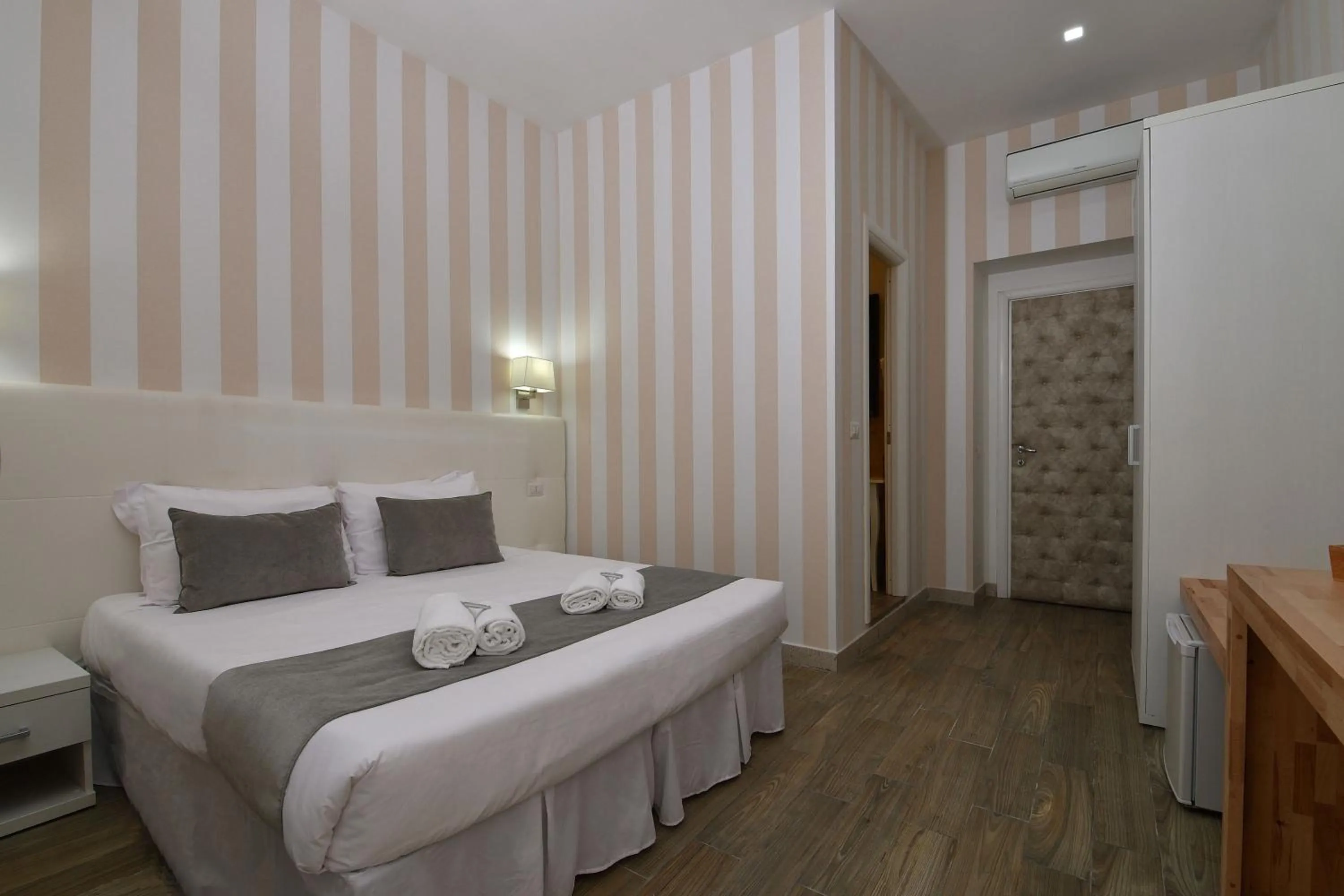 Bed in Rome Vatican Inn