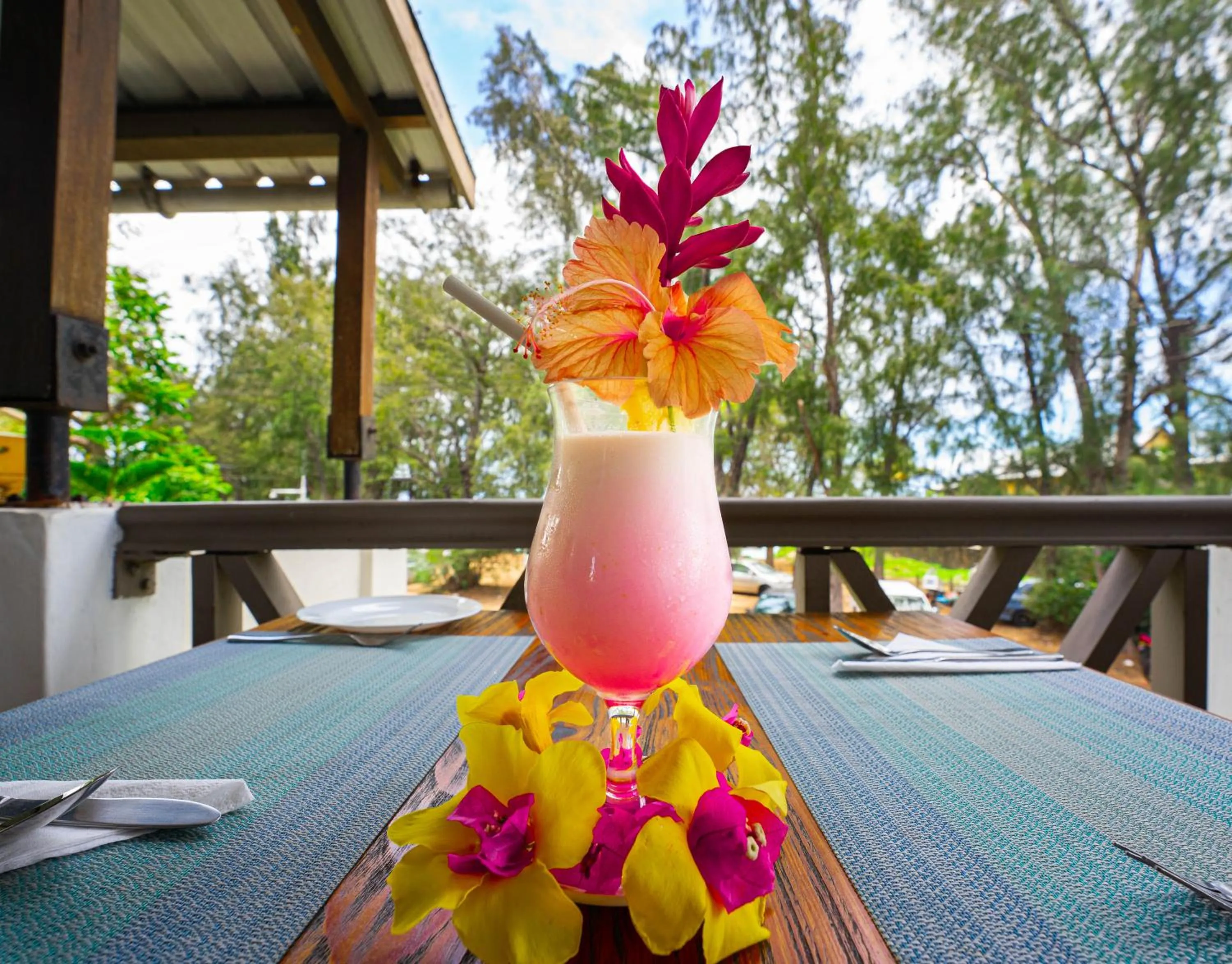 Restaurant/places to eat in Le Grand Bleu Hotel