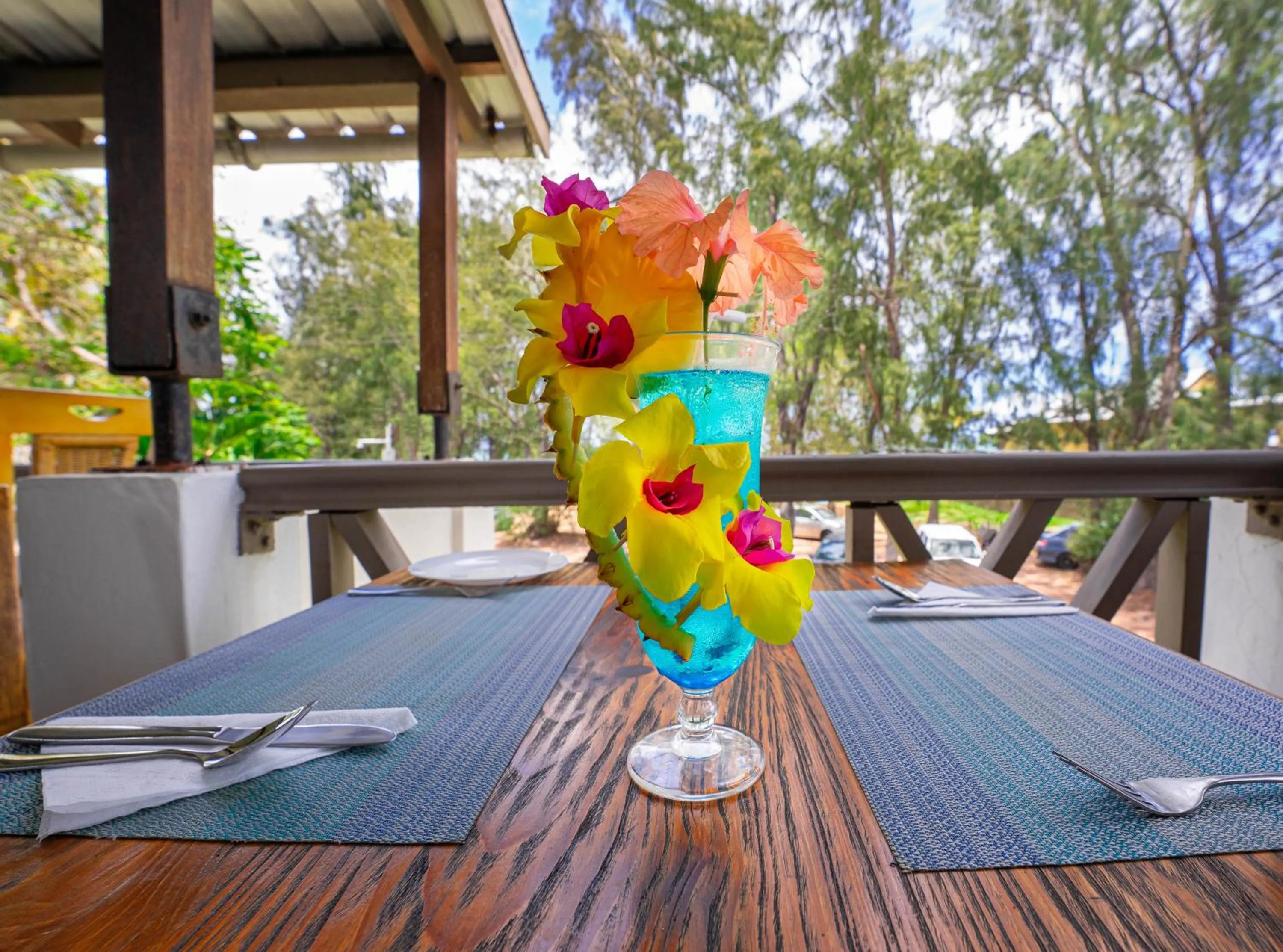 Restaurant/places to eat in Le Grand Bleu Hotel