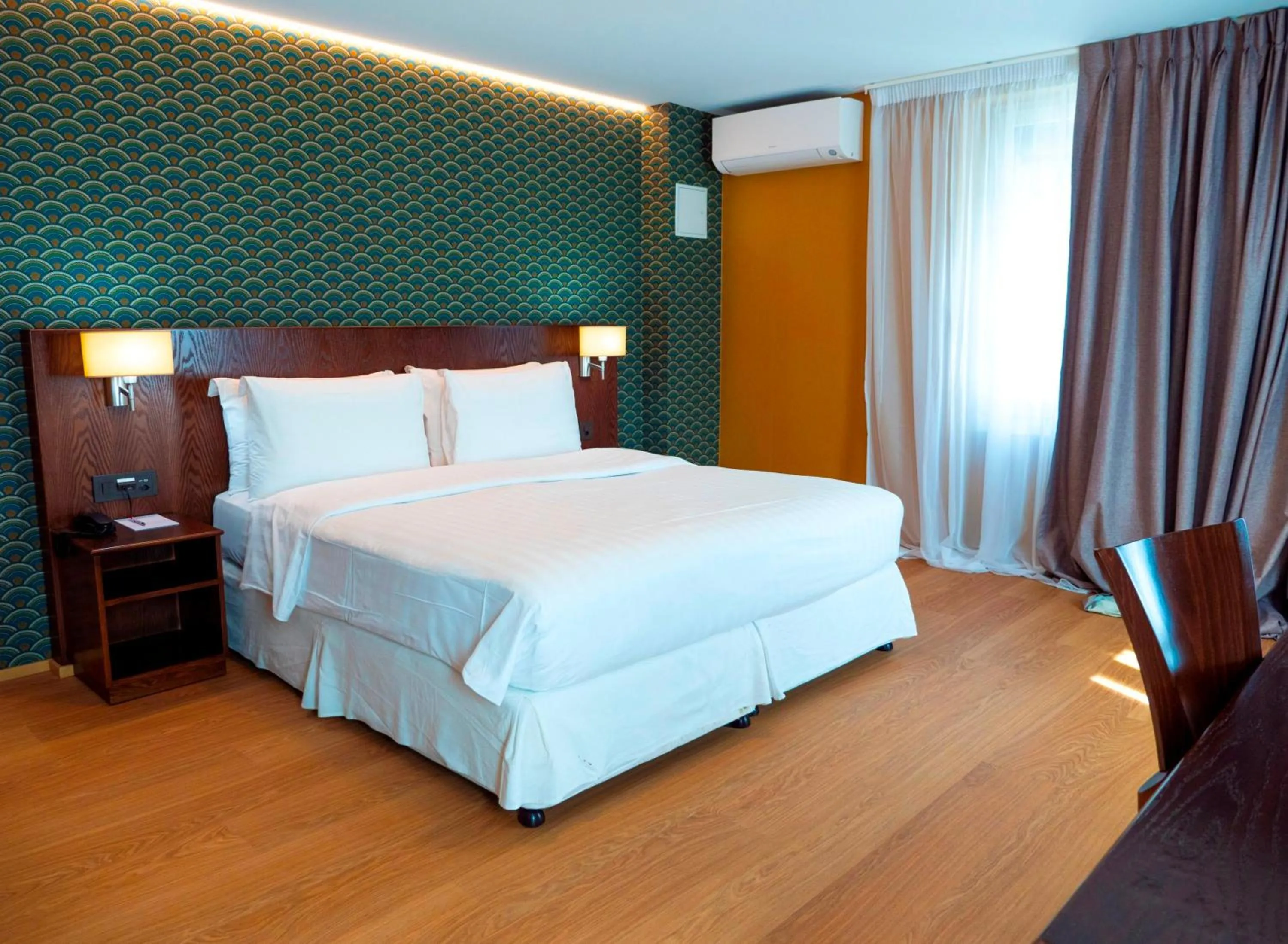 Bed in J5 Hotels Helvetie & La Brasserie