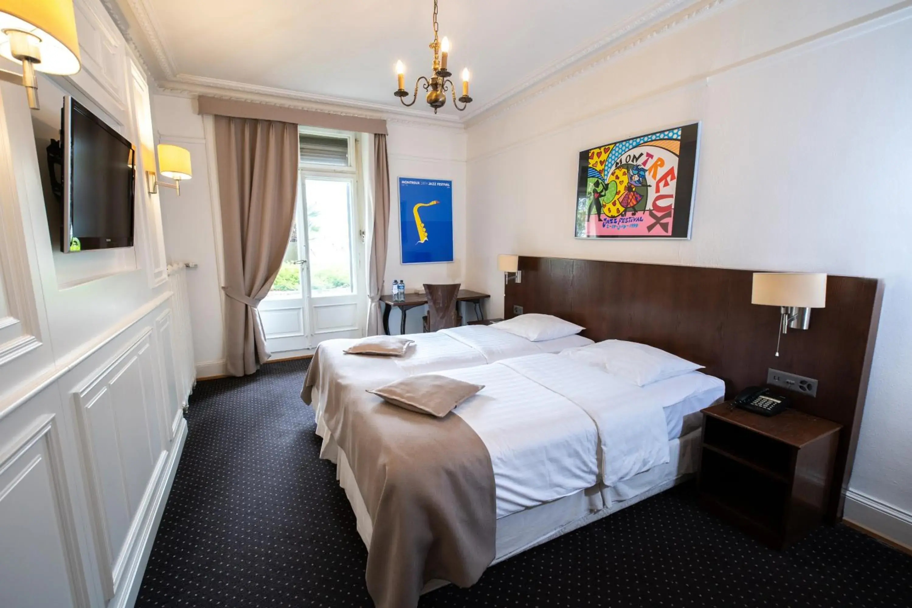 Renovated Double Room in J5 Hotels Helvetie & La Brasserie Renovated Double Room in J5 Hotels Helvetie & La Brasserie