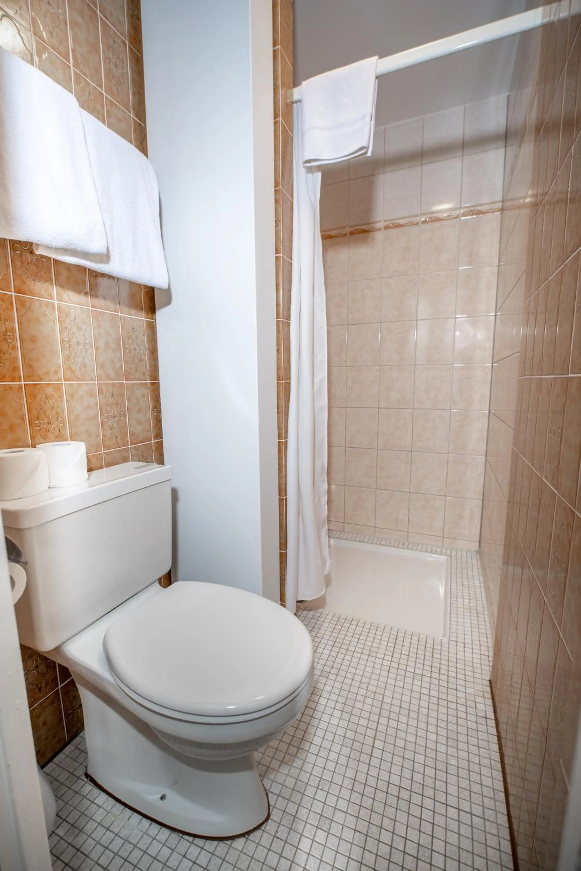 Bathroom in J5 Hotels Helvetie & La Brasserie