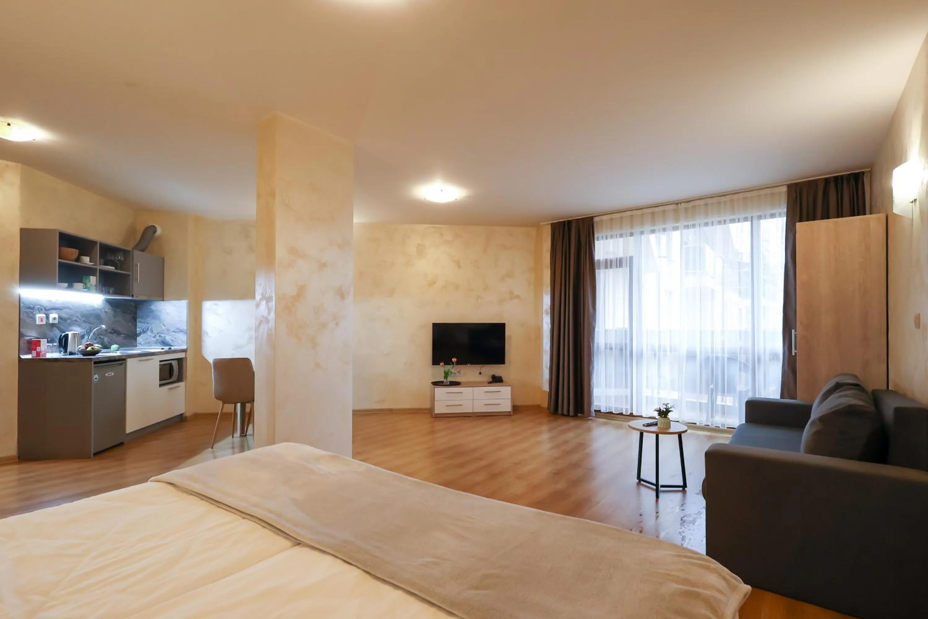 Photo of the whole room, Bed in Smartr Green Wood Hotel & Spa