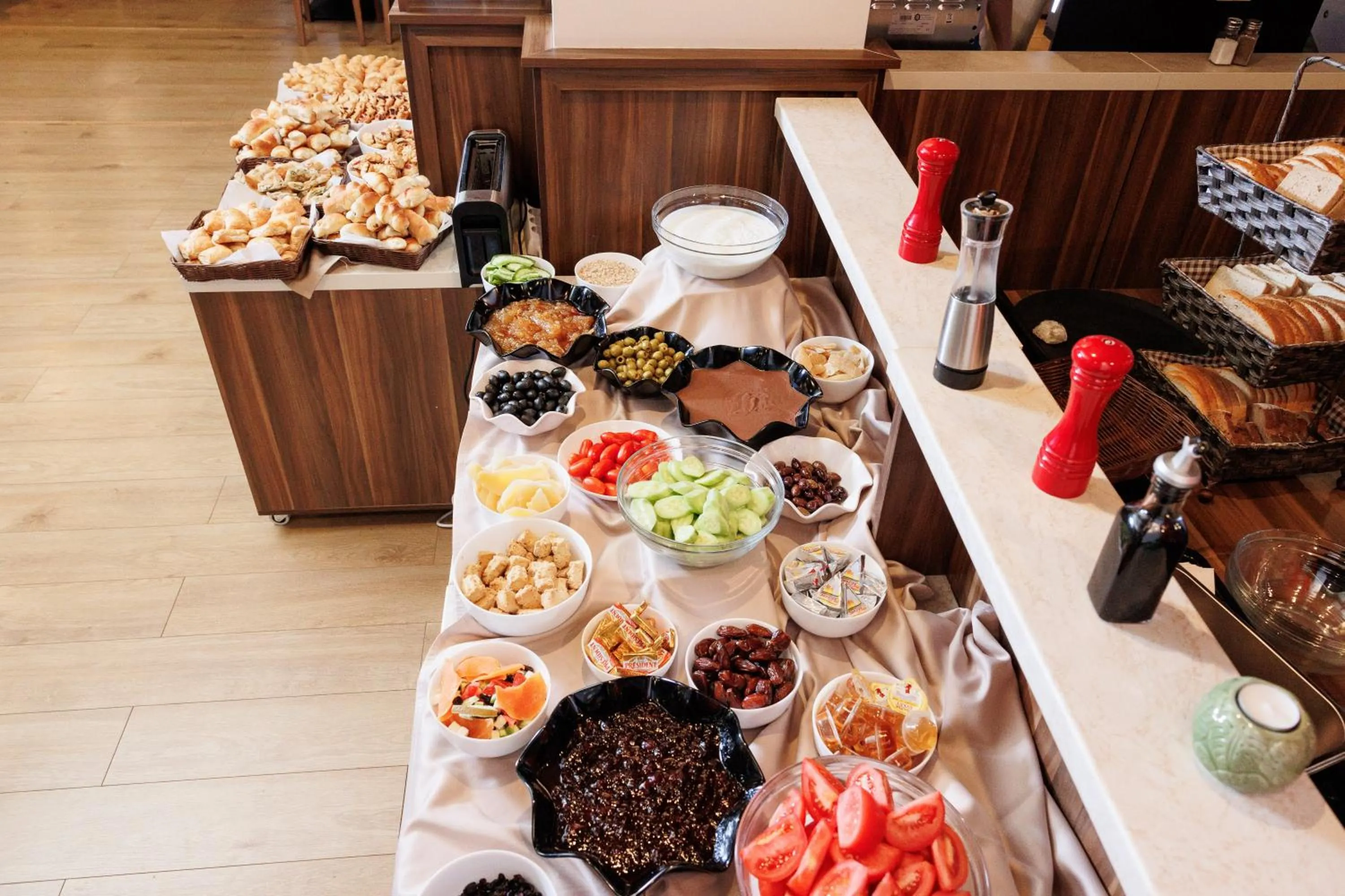 Breakfast in Smartr Green Wood Hotel & Spa