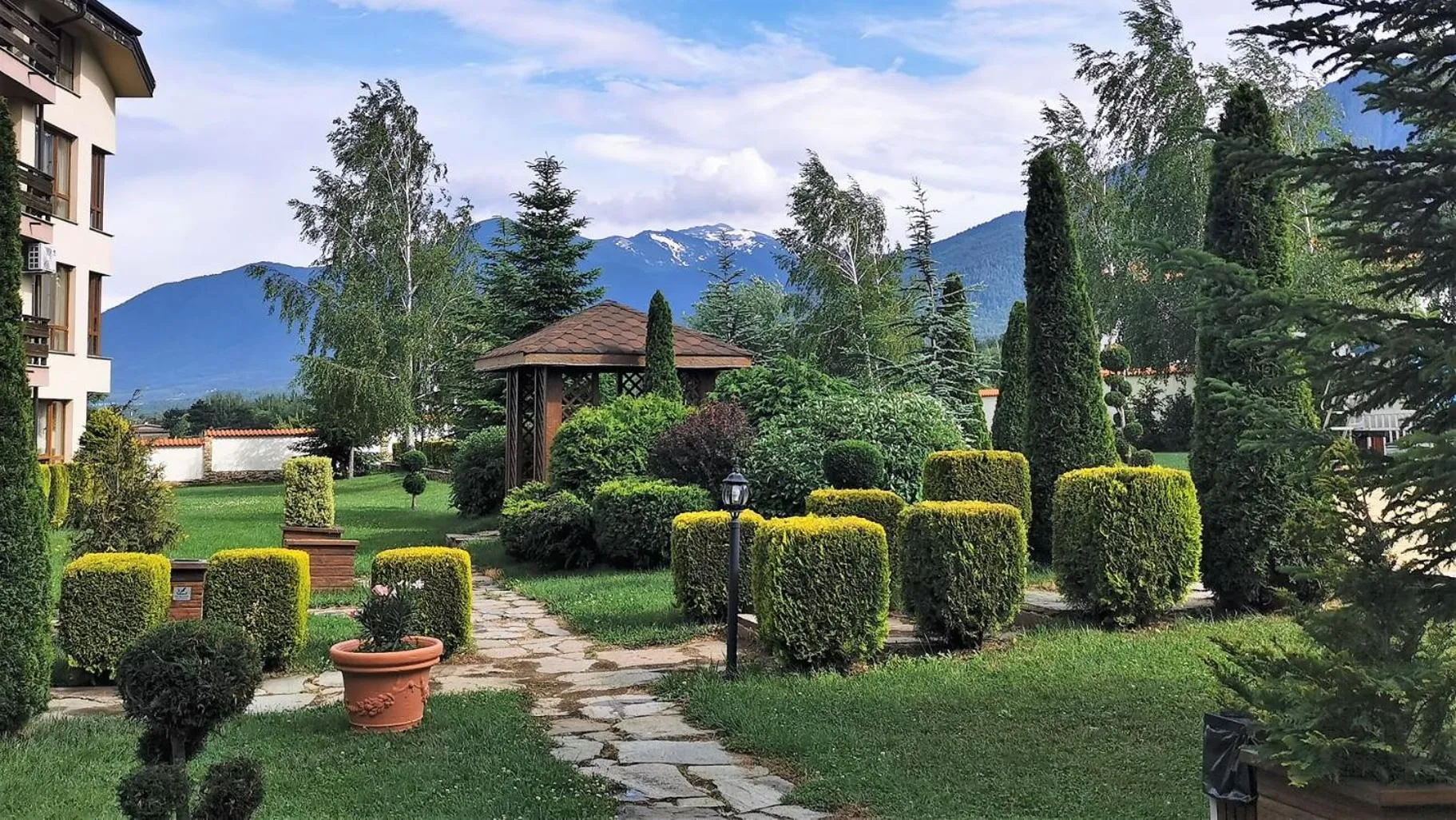 Garden in Smartr Green Wood Hotel & Spa