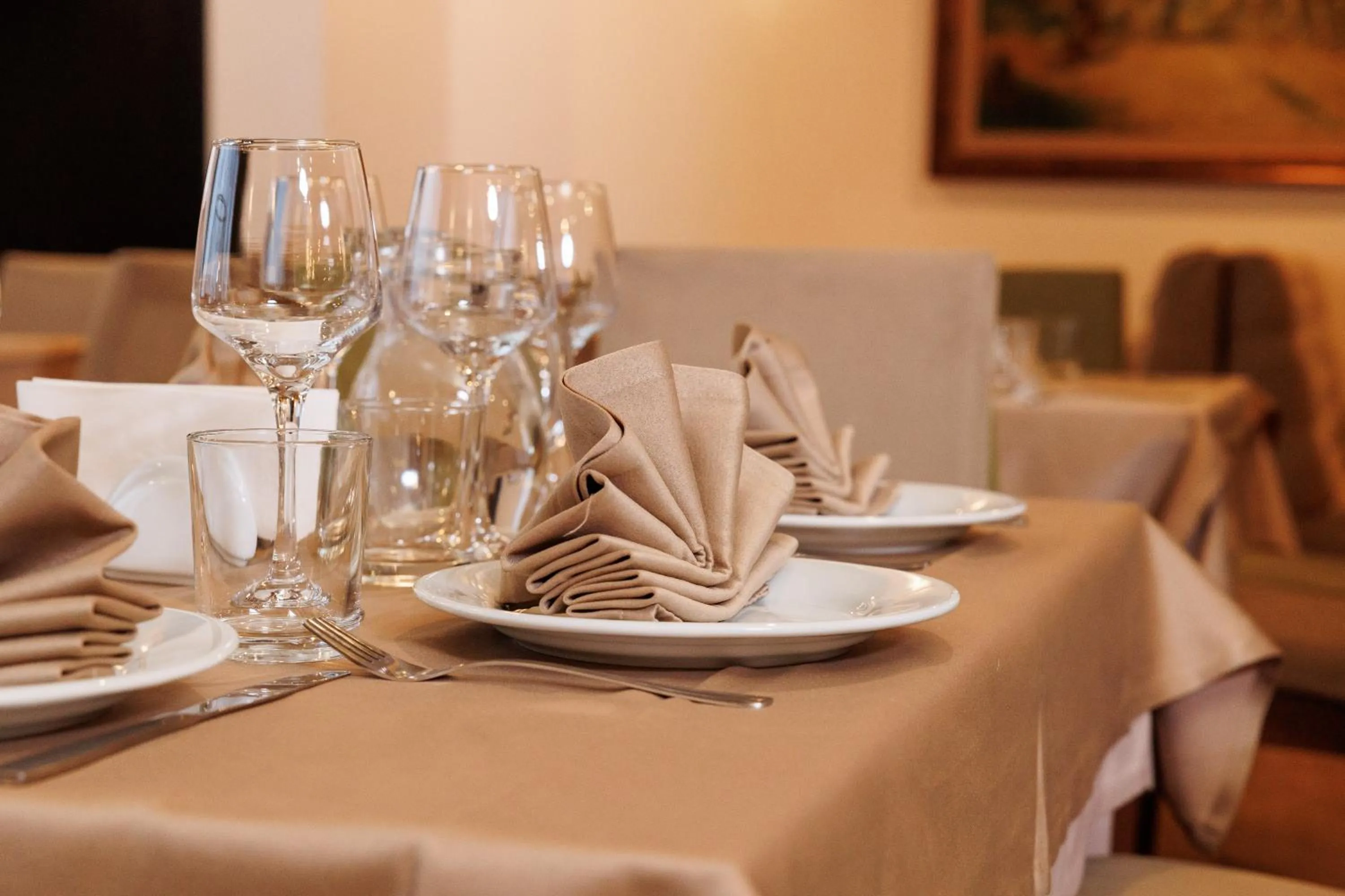 Restaurant/places to eat in Smartr Green Wood Hotel & Spa