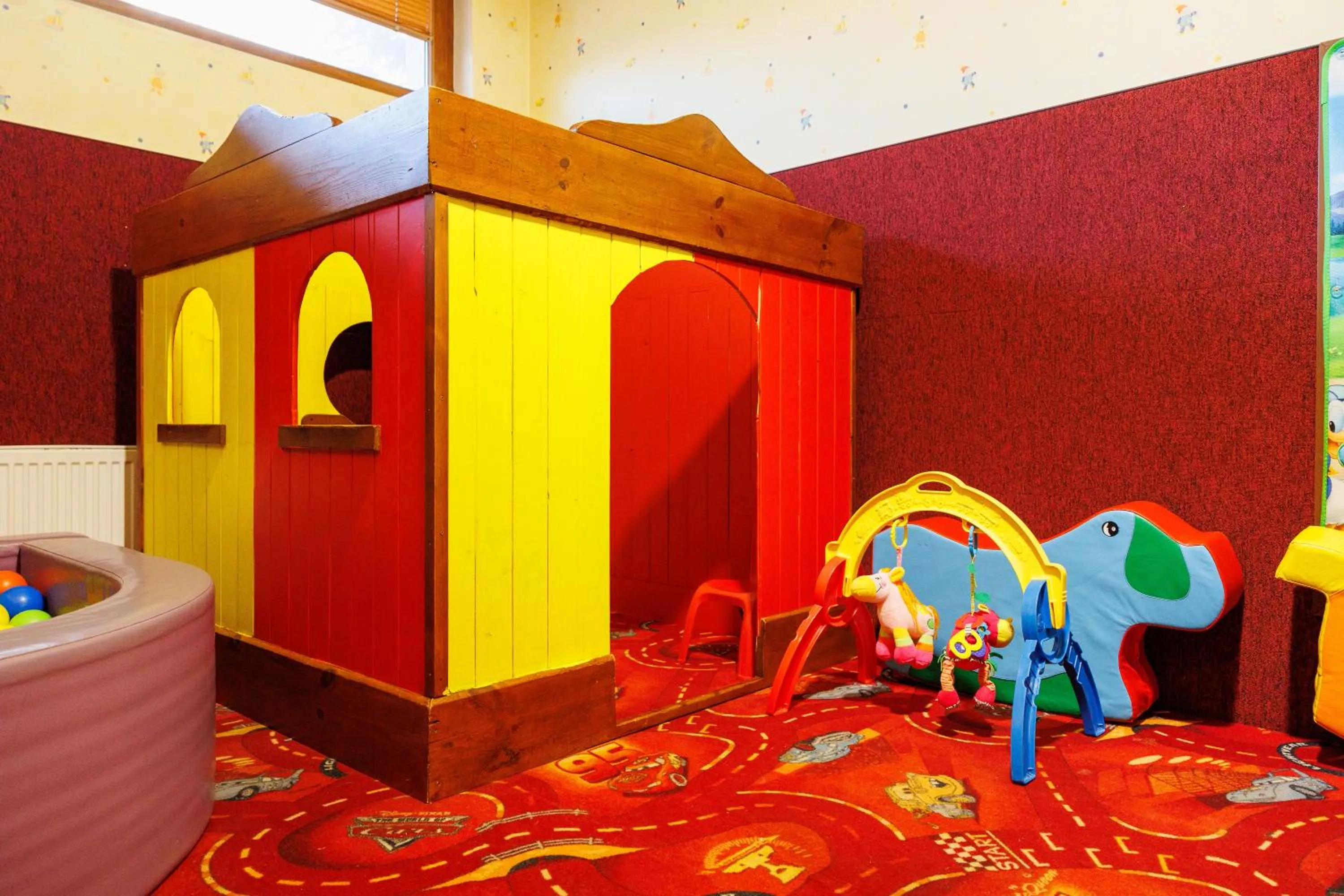 Children play ground in Smartr Green Wood Hotel & Spa