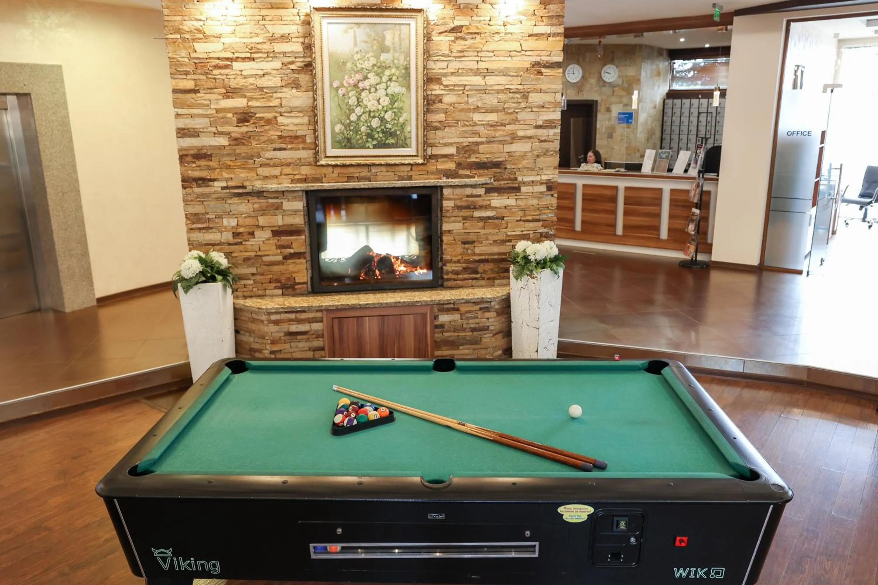 Billiard in Smartr Green Wood Hotel & Spa