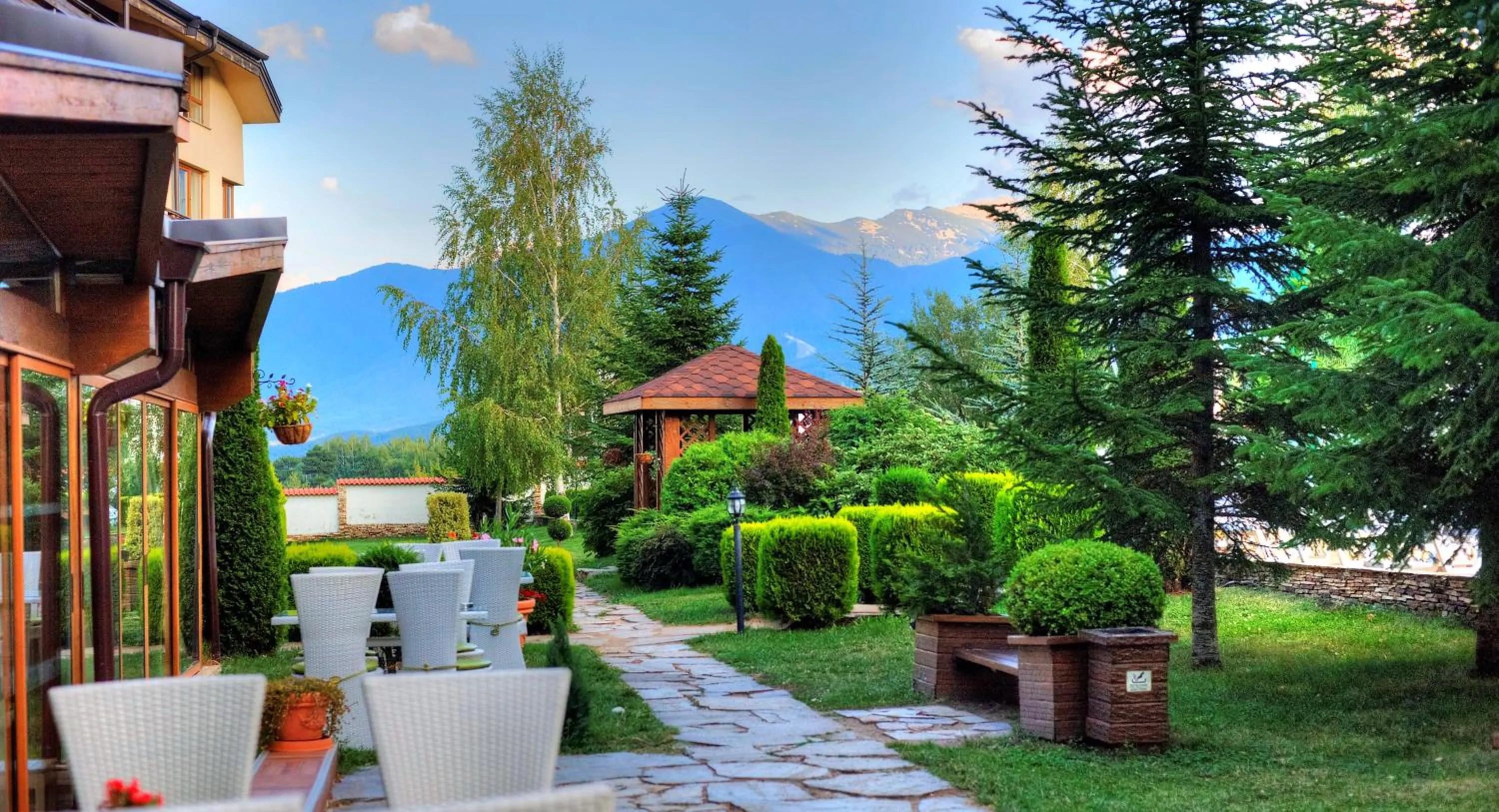 Patio in Smartr Green Wood Hotel & Spa