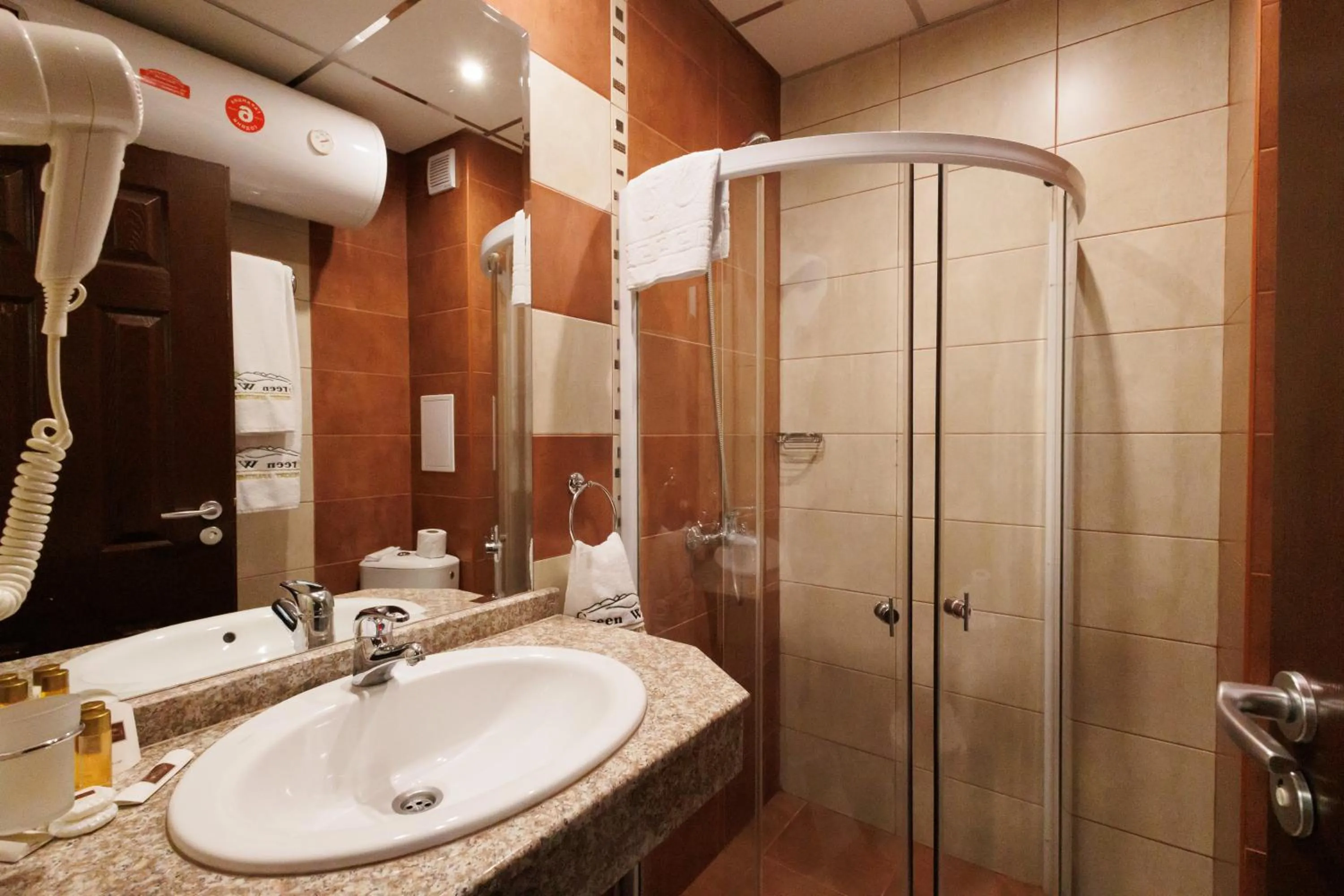 Shower in Smartr Green Wood Hotel & Spa