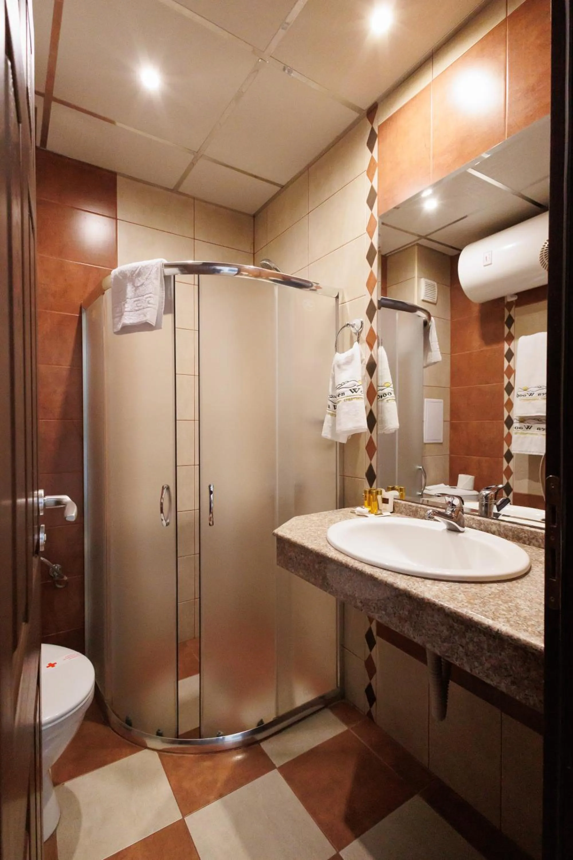 Shower in Smartr Green Wood Hotel & Spa