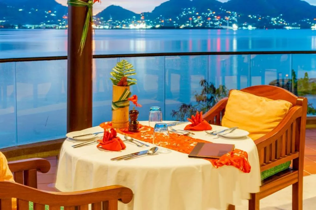 Restaurant/places to eat in Cerf Island Resort