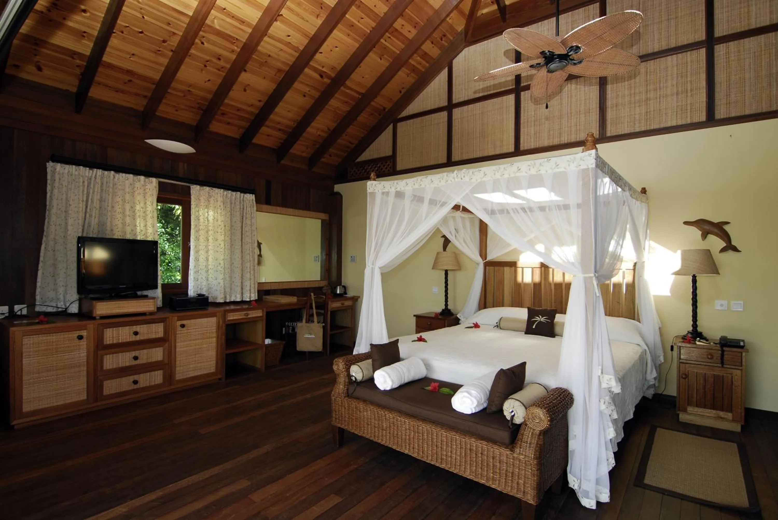 Bedroom, Bed in Cerf Island Resort