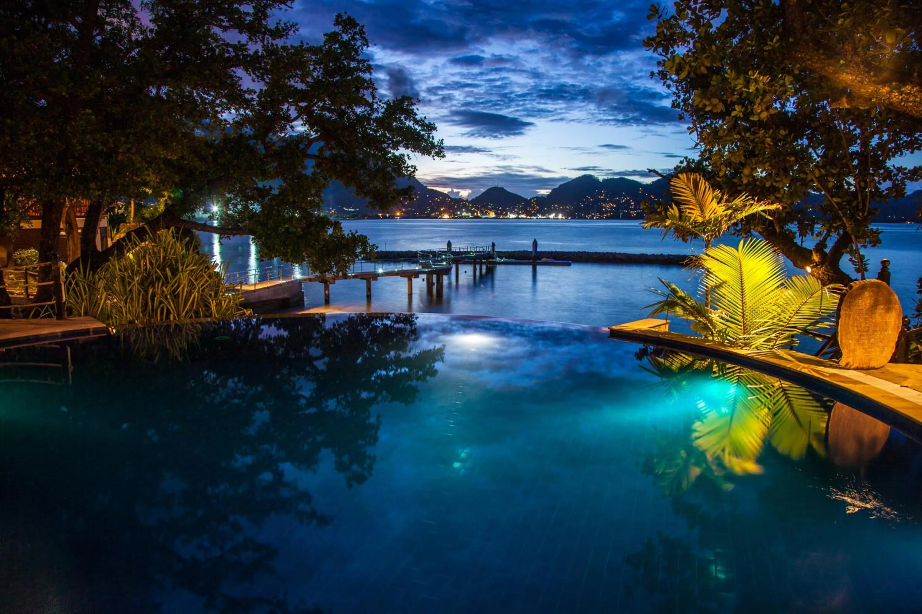 Swimming pool in Cerf Island Resort