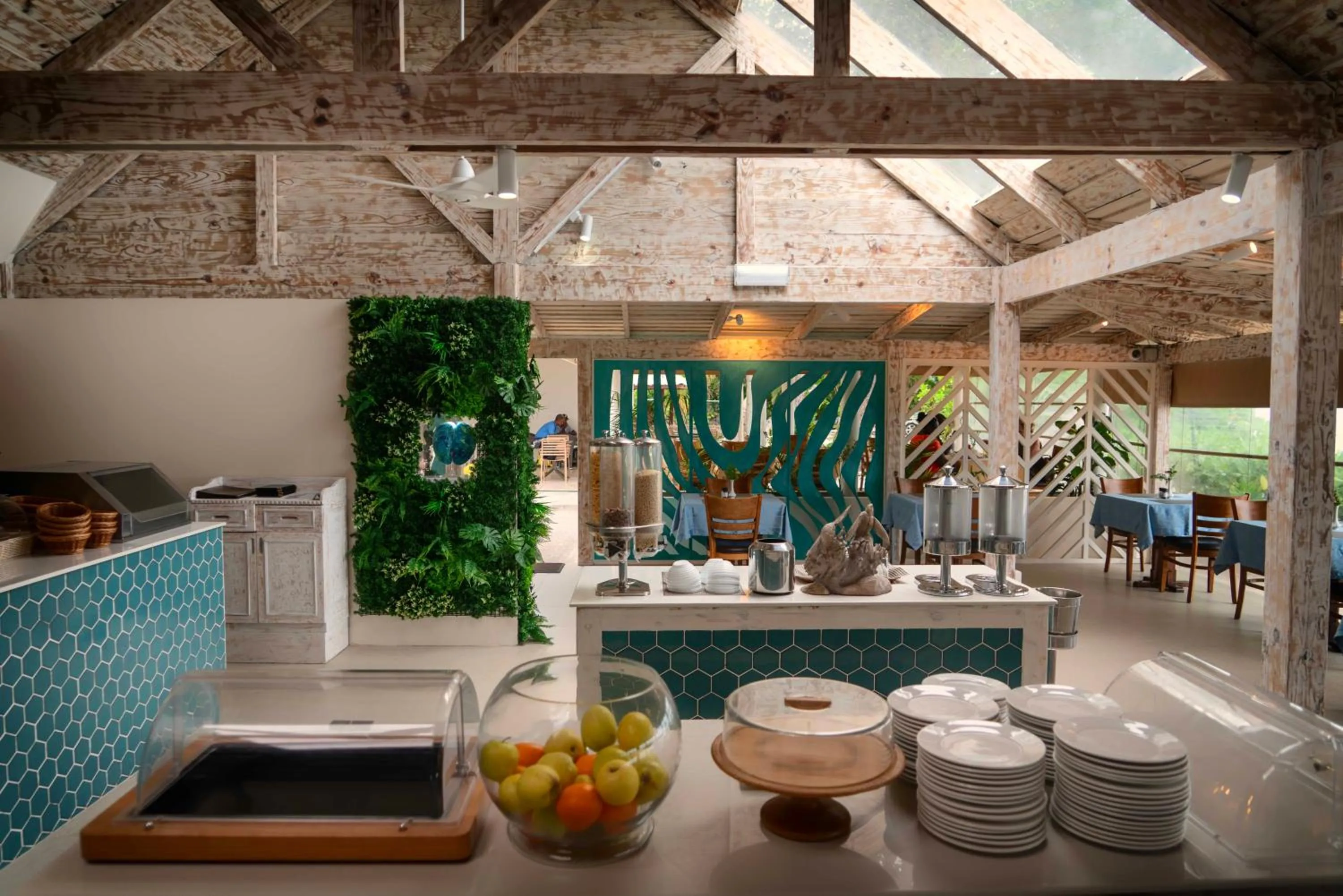 Restaurant/places to eat in Villas de Mer