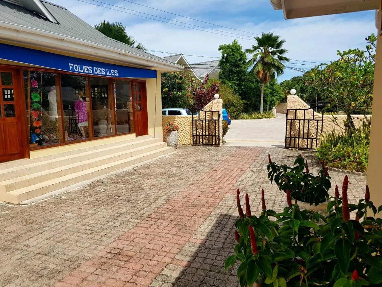 Shopping Area in Britannia Hotel