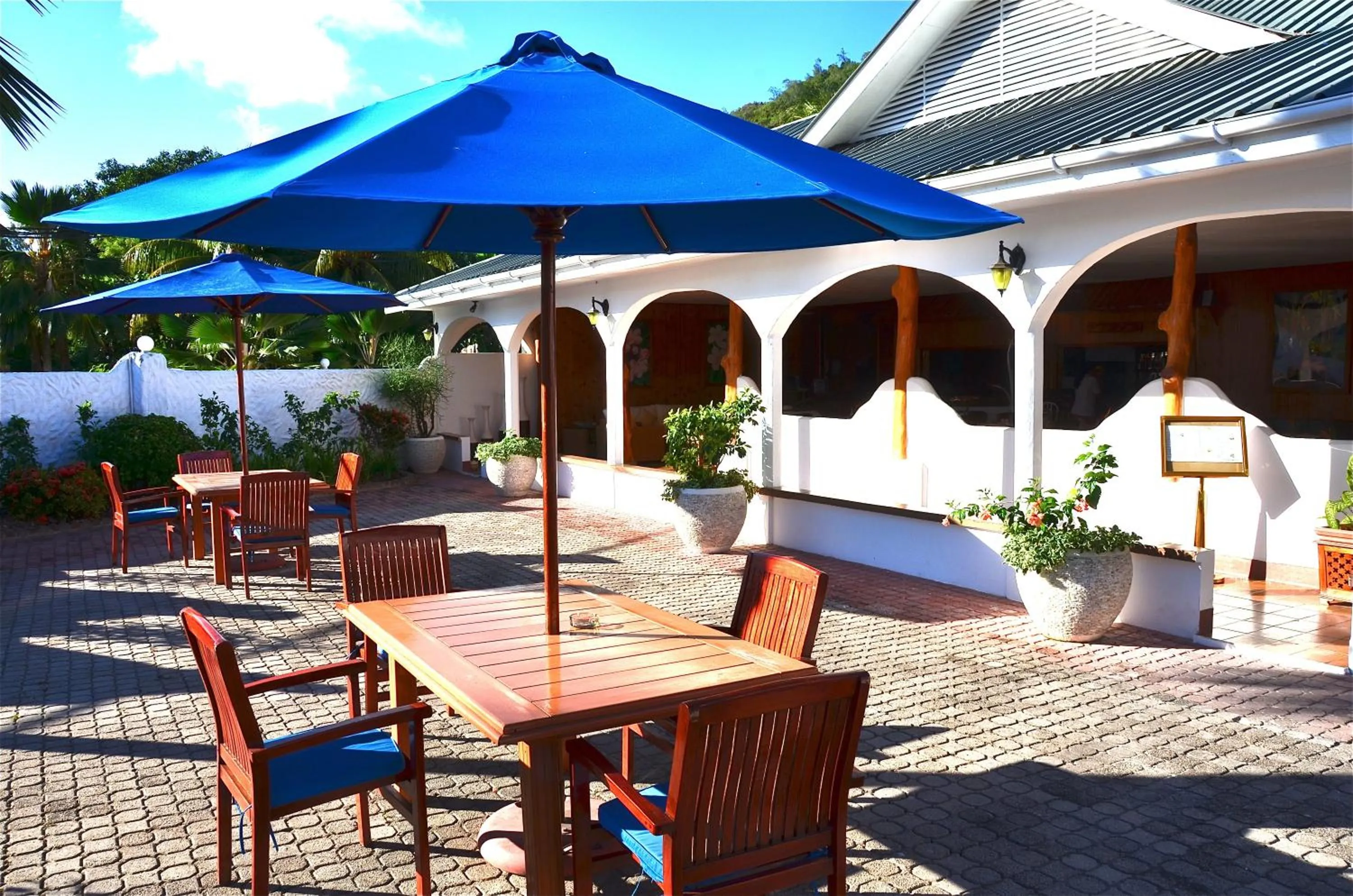 Restaurant/places to eat in Britannia Hotel