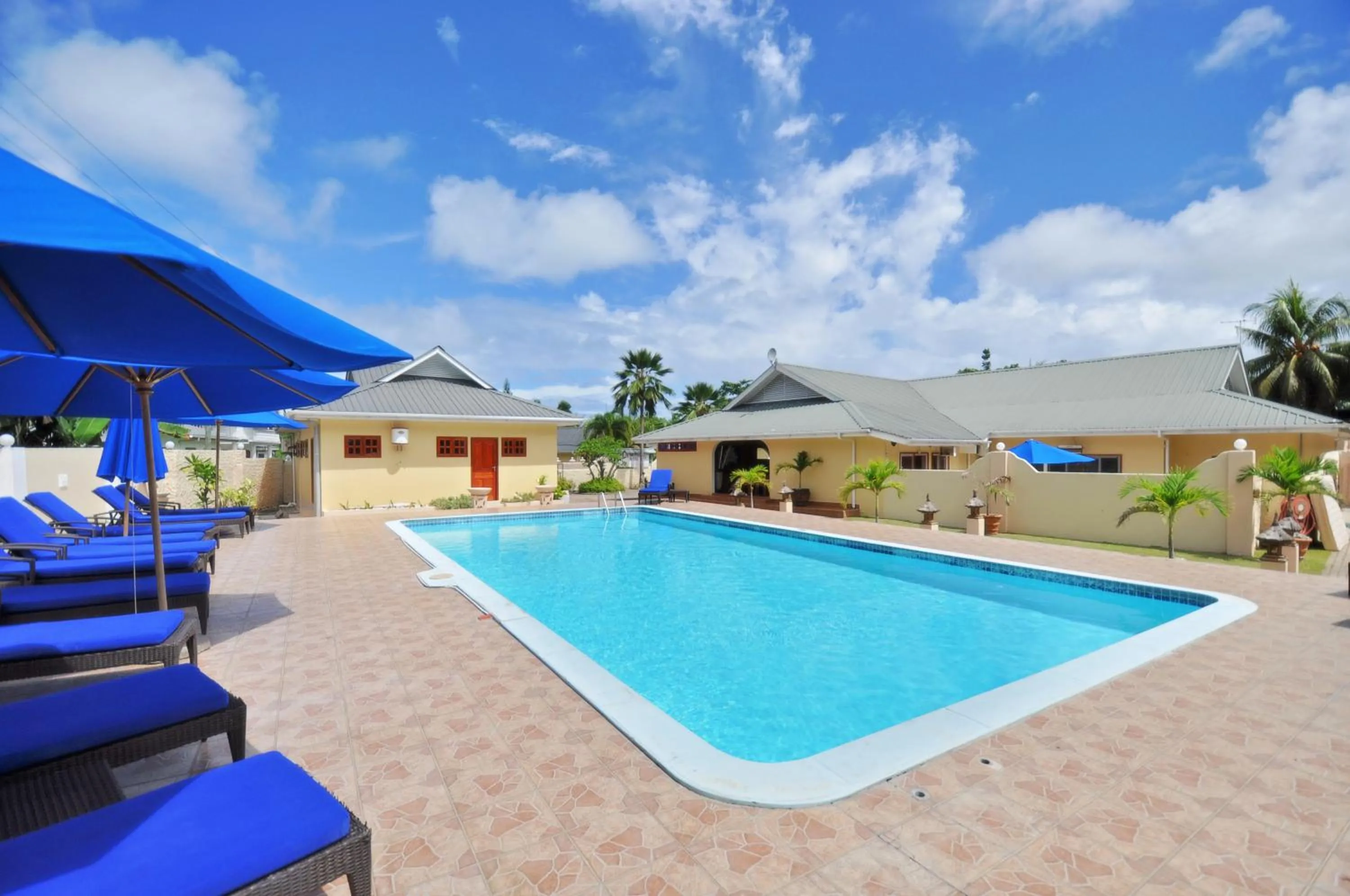 Swimming pool in Britannia Hotel