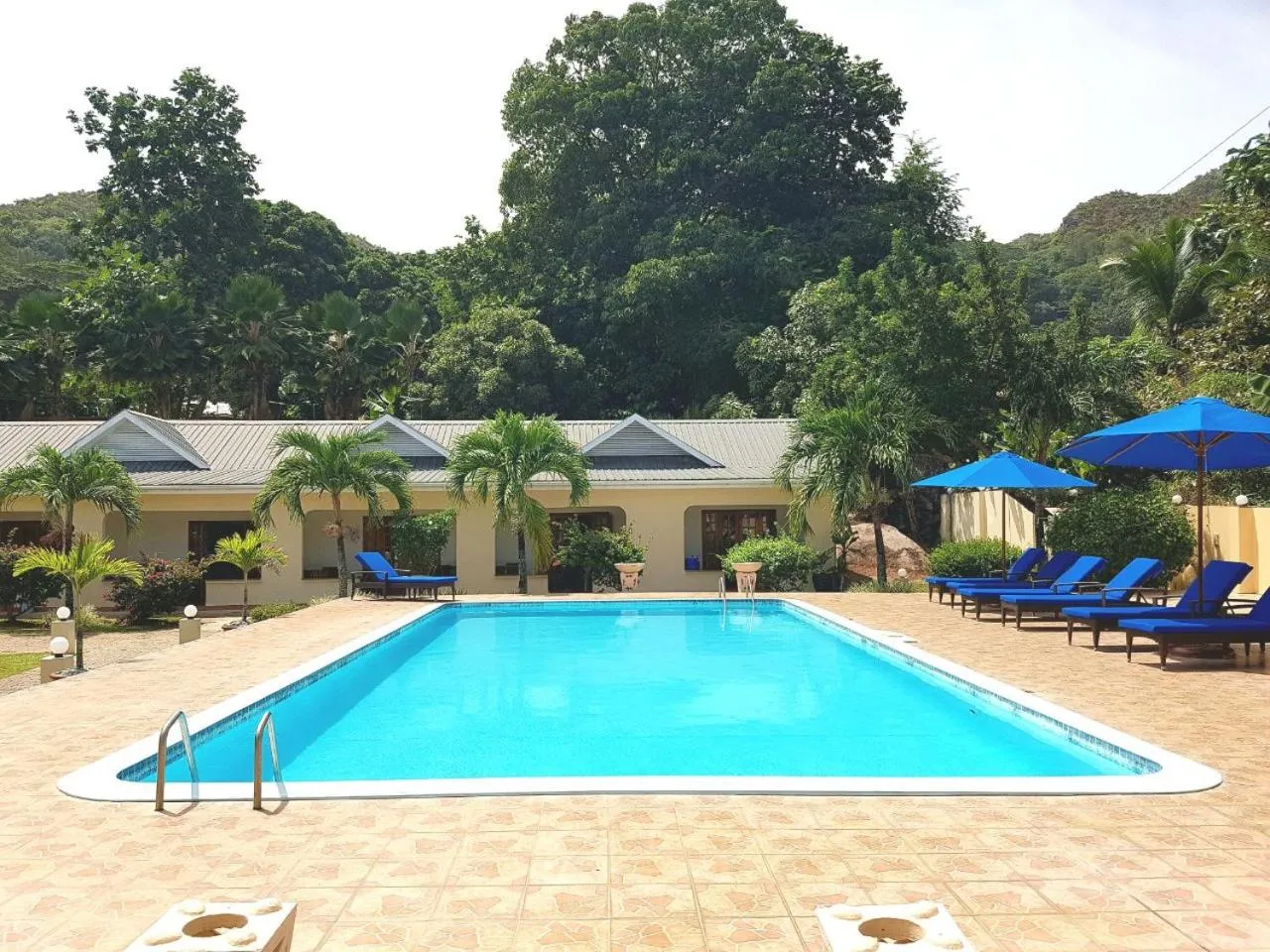 Swimming pool in Britannia Hotel
